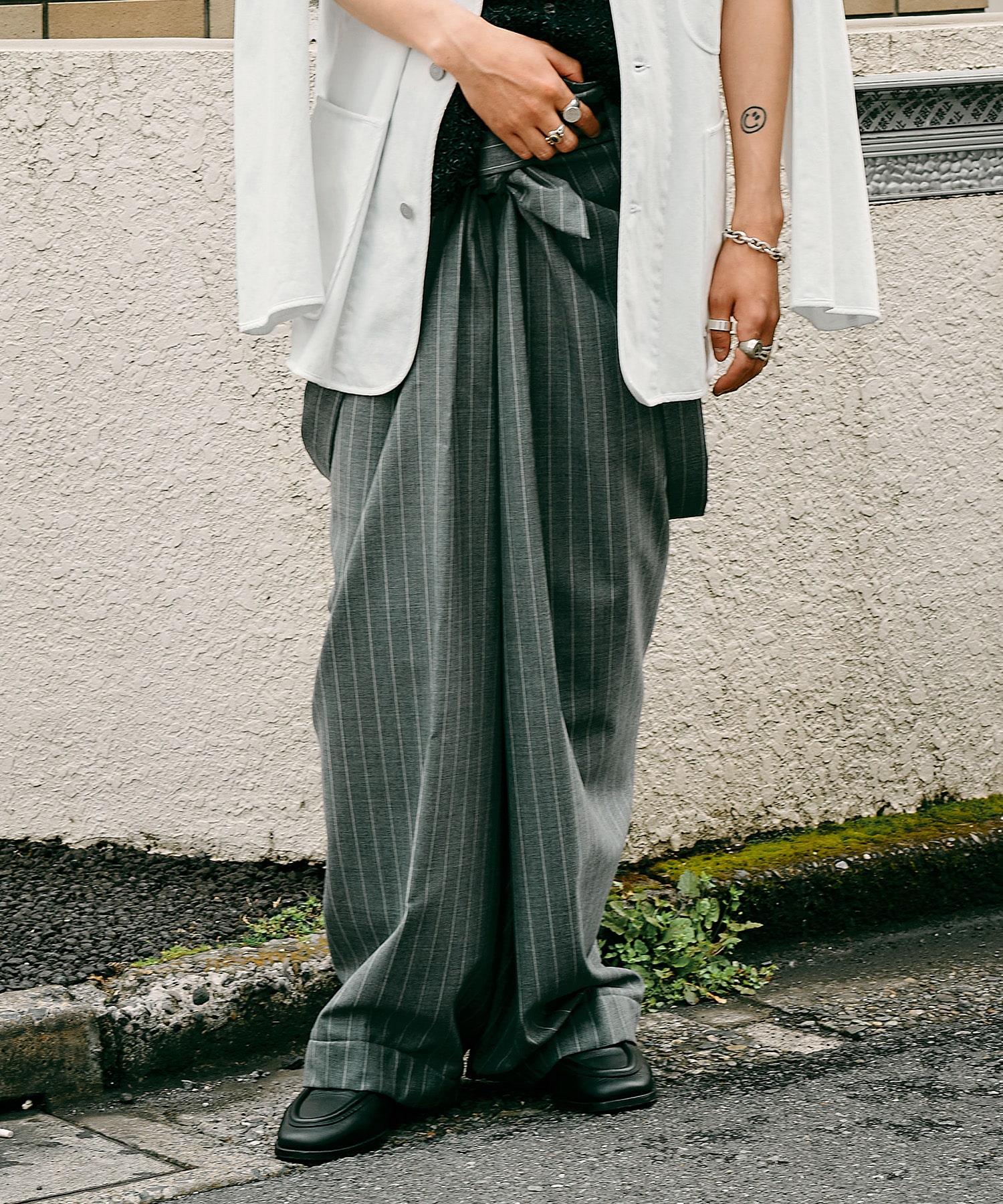 LIGHT GREY