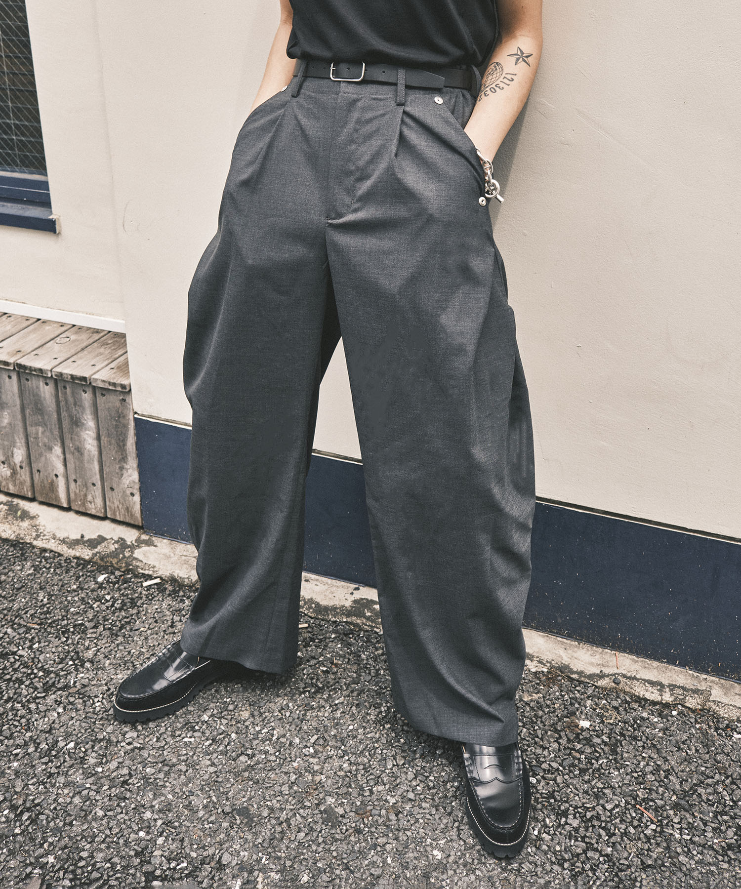 DARK GREY