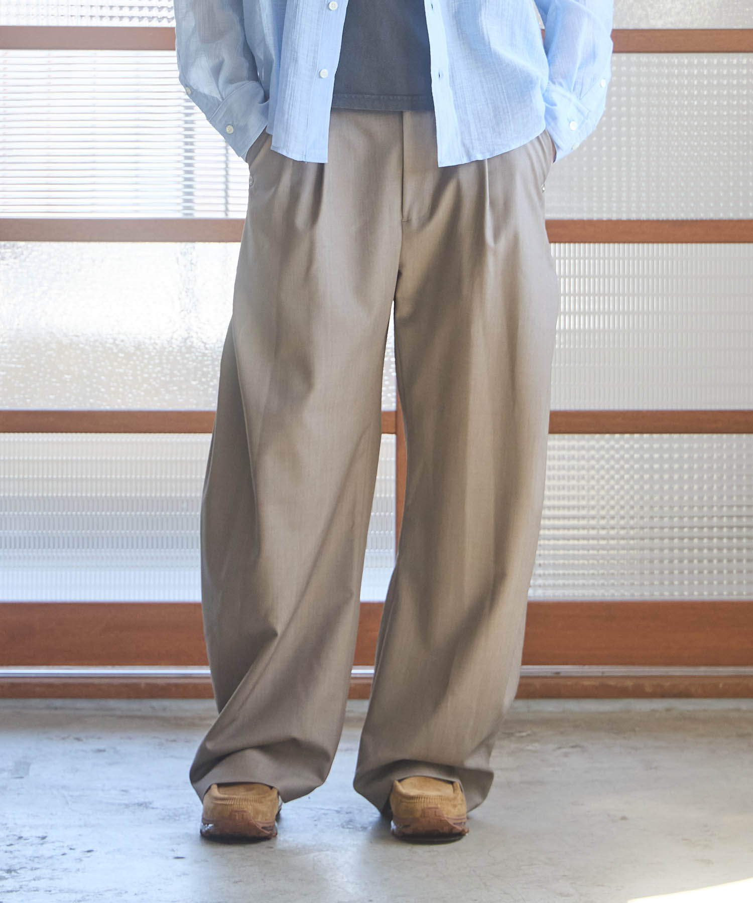 GREY BEIGE