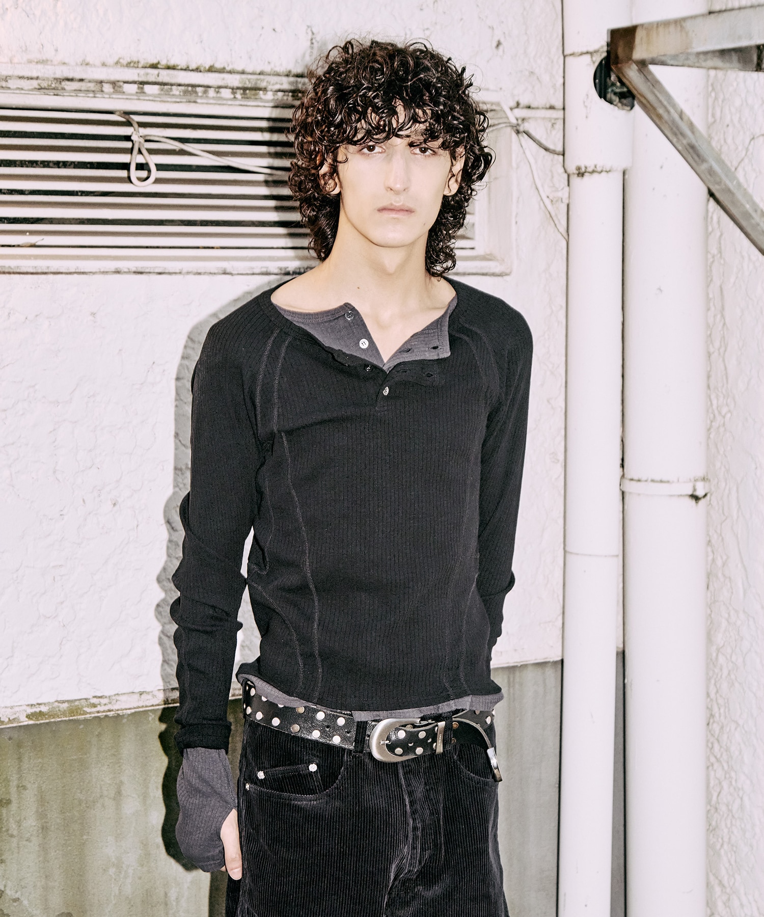 conz×nvrfrgt別注 henry paneled sweater 別注 HENLEY PANELED SWEATER(1 DARK GREY): NVRFRGT: MENS