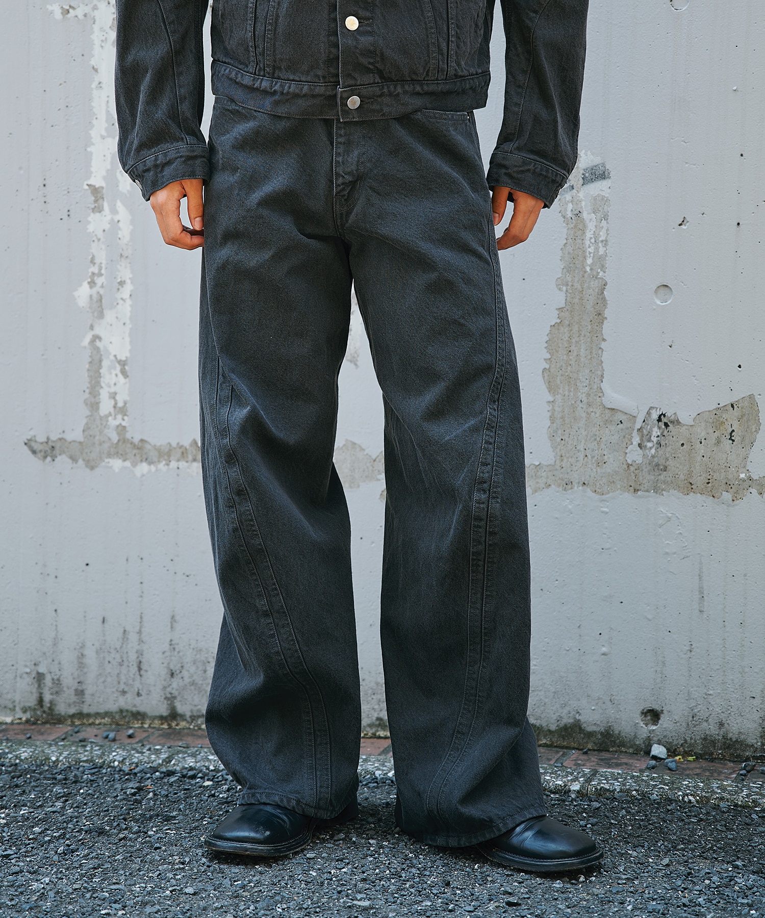 DARK GREY