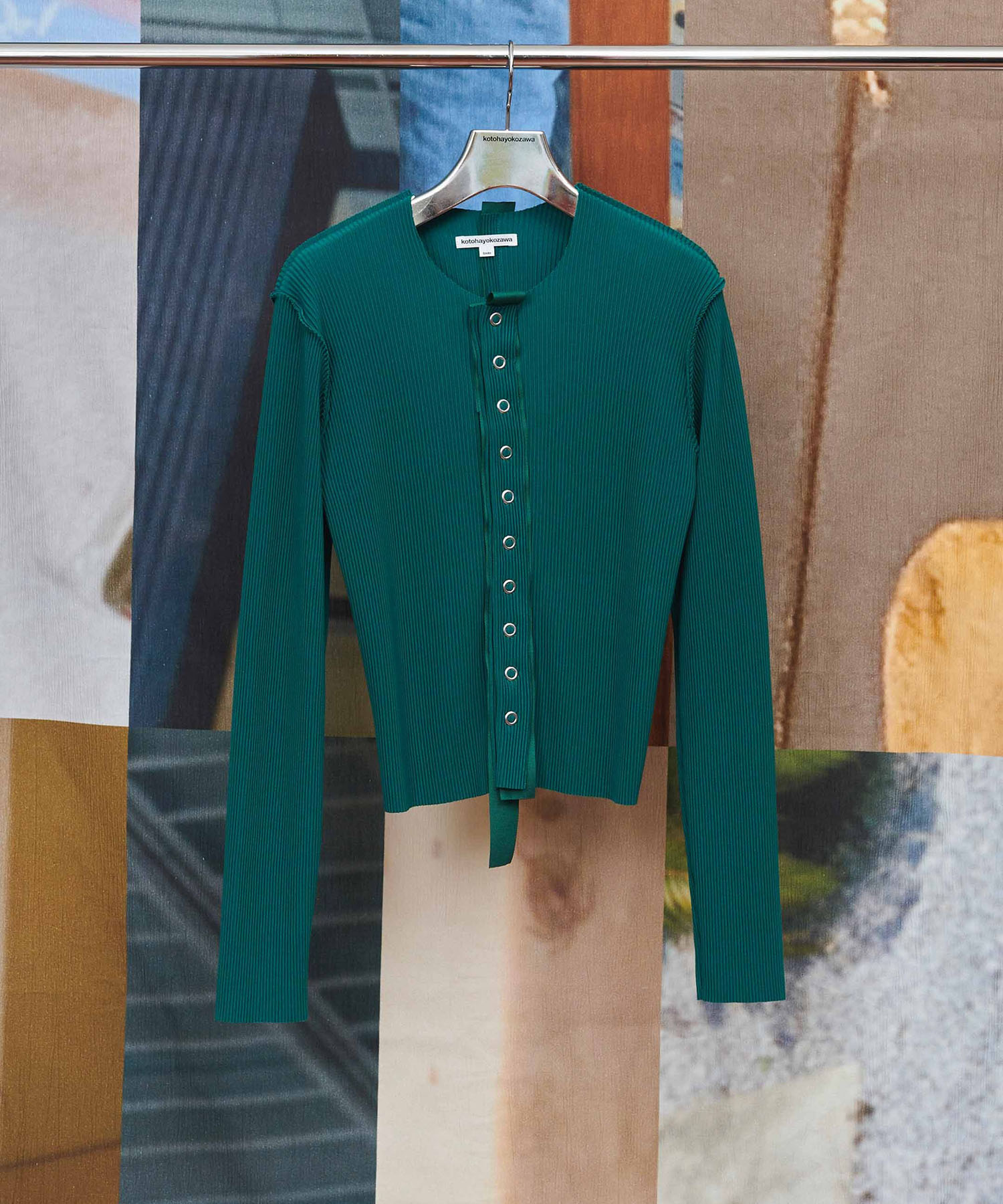 GREEN