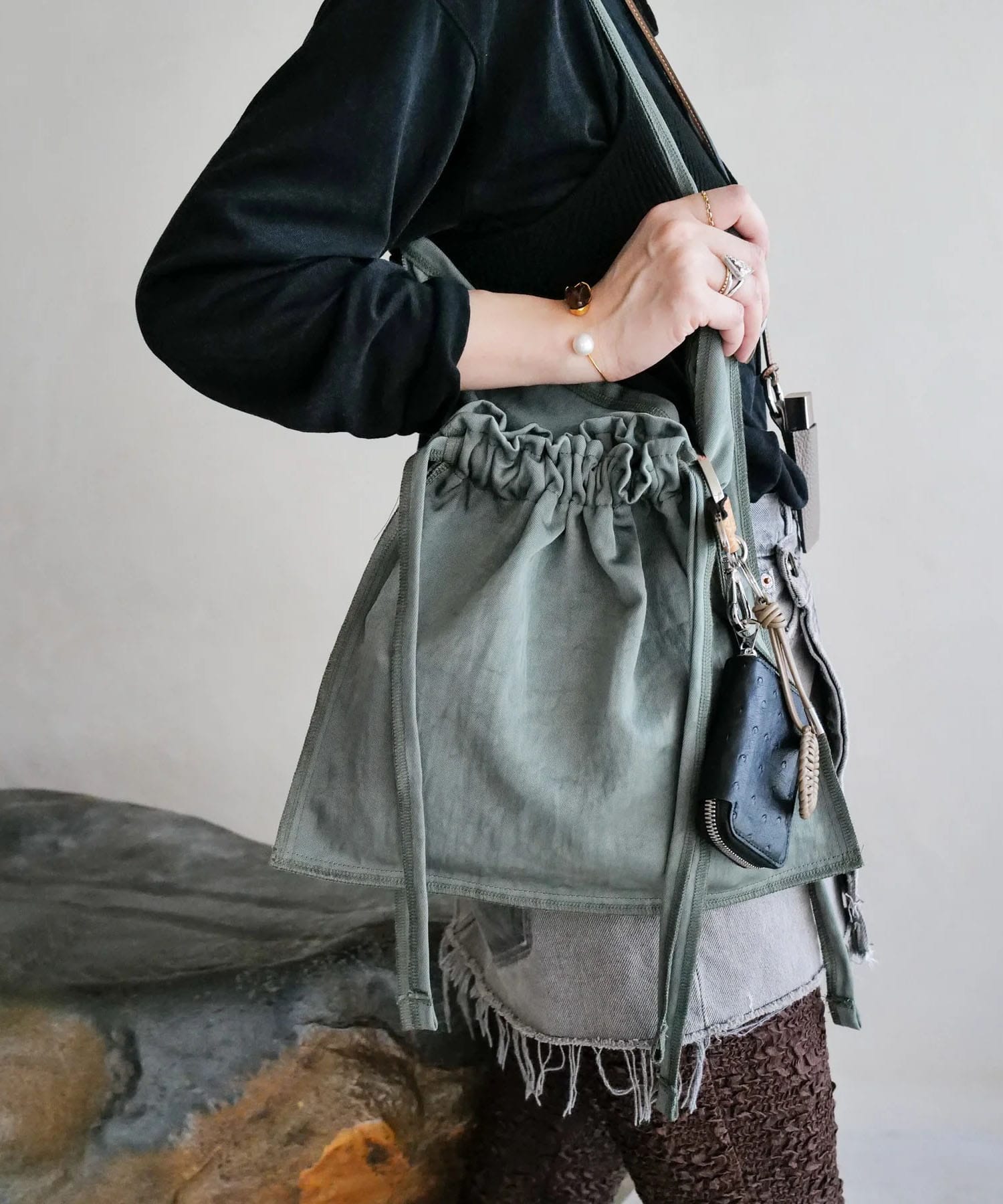 KHAKI