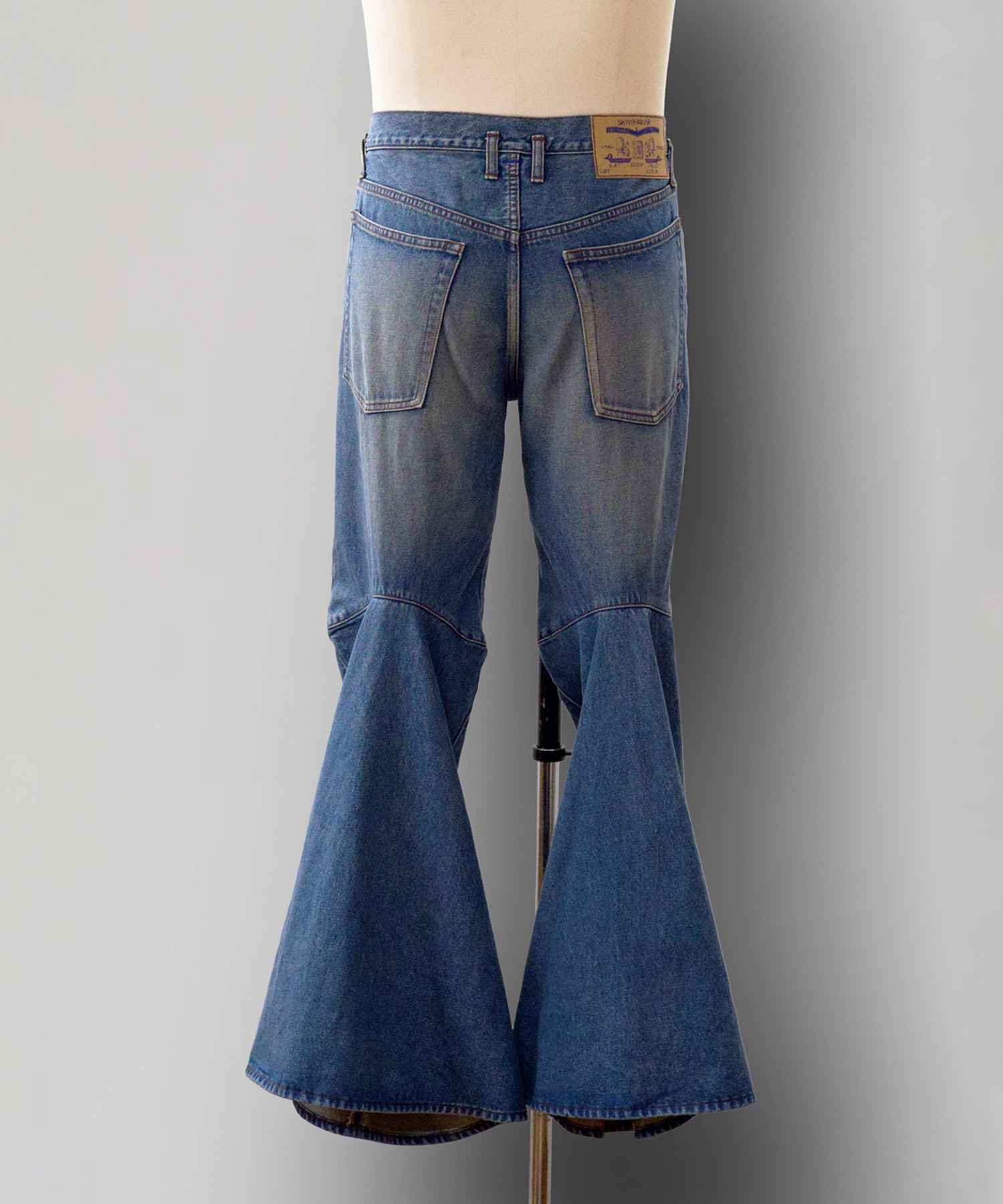 WASHED ORDINARY CITY CURTAIN LEGS SHINYAKOZUKA