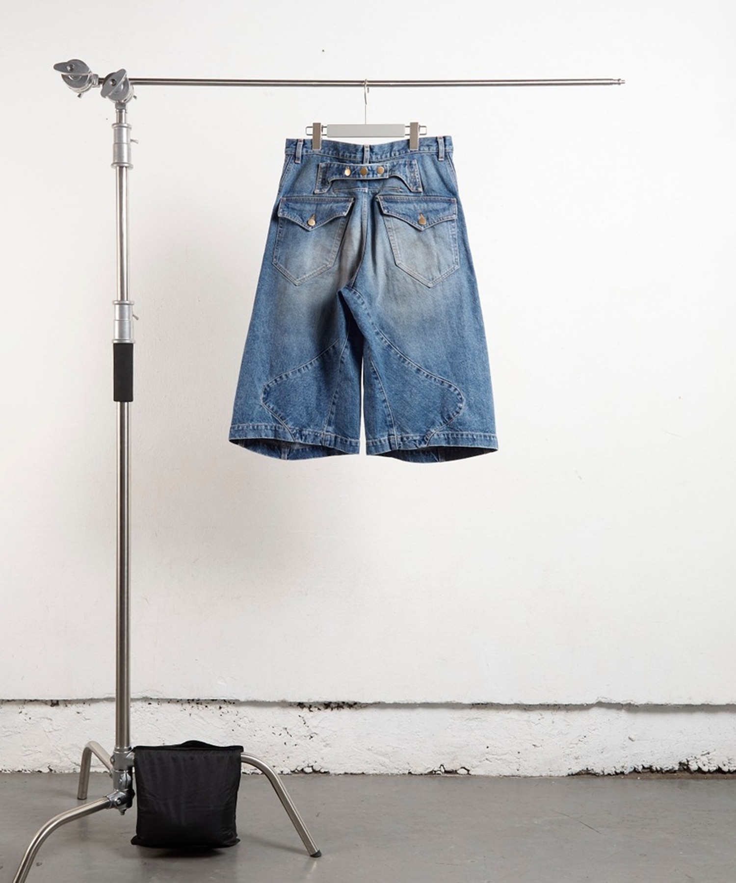 3D TWISTED SHORTS NVRFRGT
