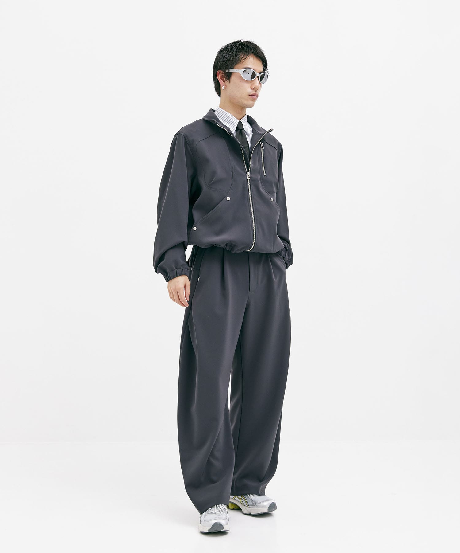 カーブレッグトラウザー　ダブルクロス CONZ