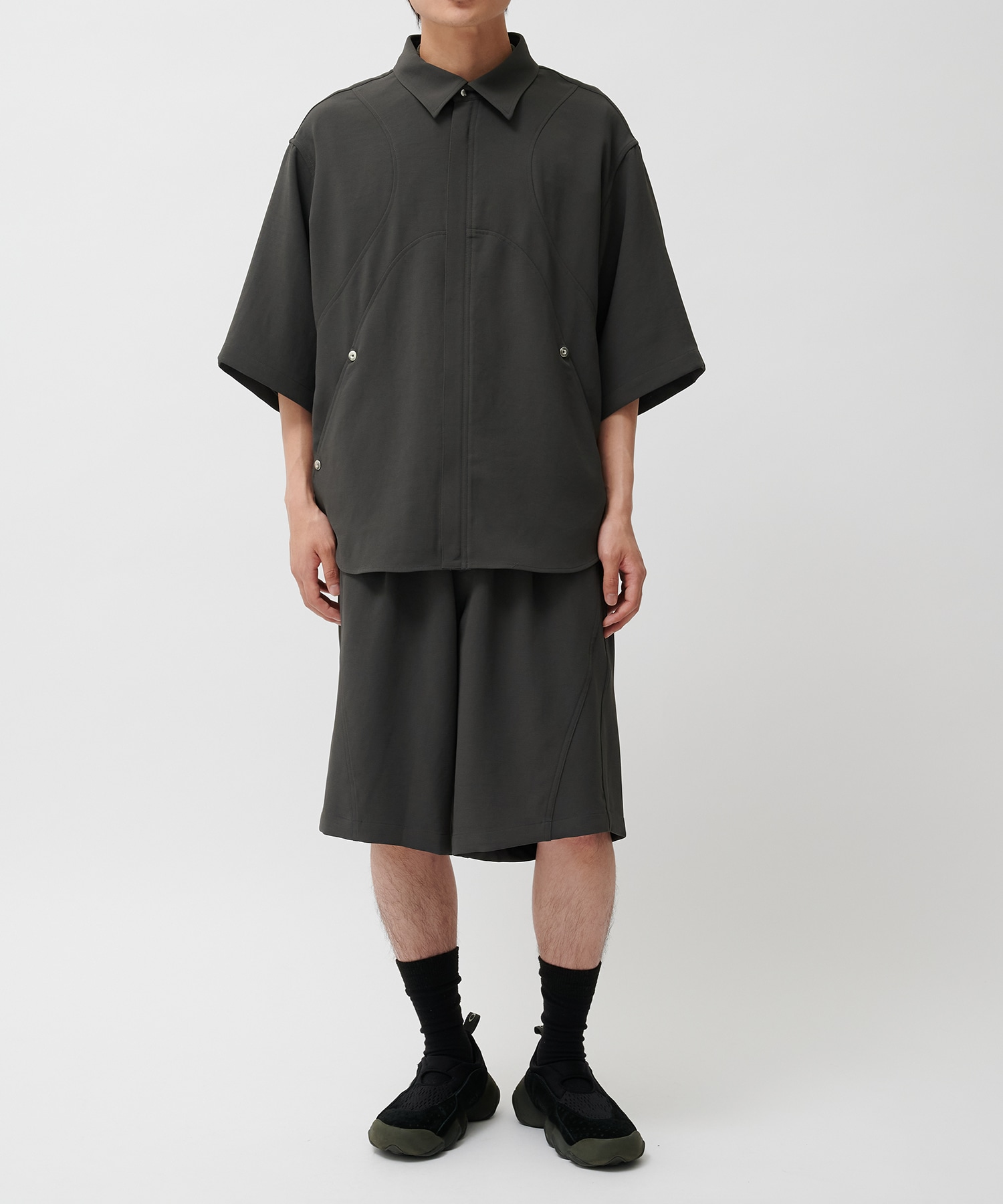 PANEL CUT WIDE SHORTS CONZ