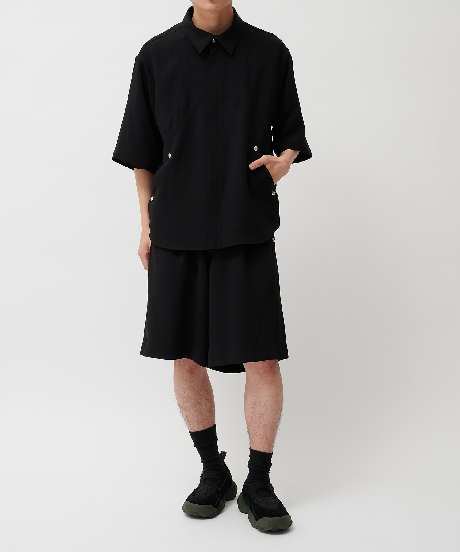 PANEL CUT WIDE SHORTS CONZ
