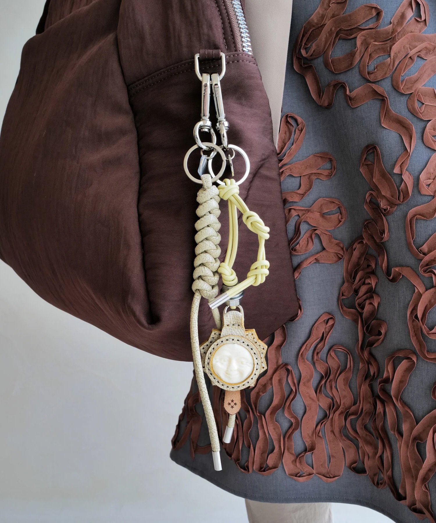 CRISTY SNAKEKNOT CHARM / CRACK ITTI
