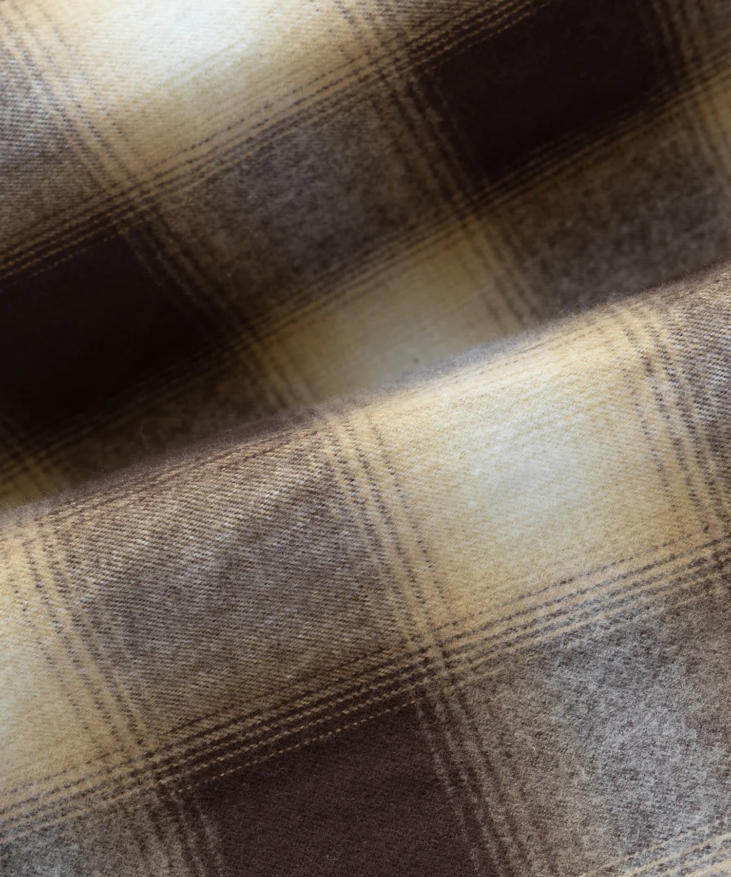 COTTON FLANNEL OMBRE REGULAR SHIRT CUT-OFF Name.