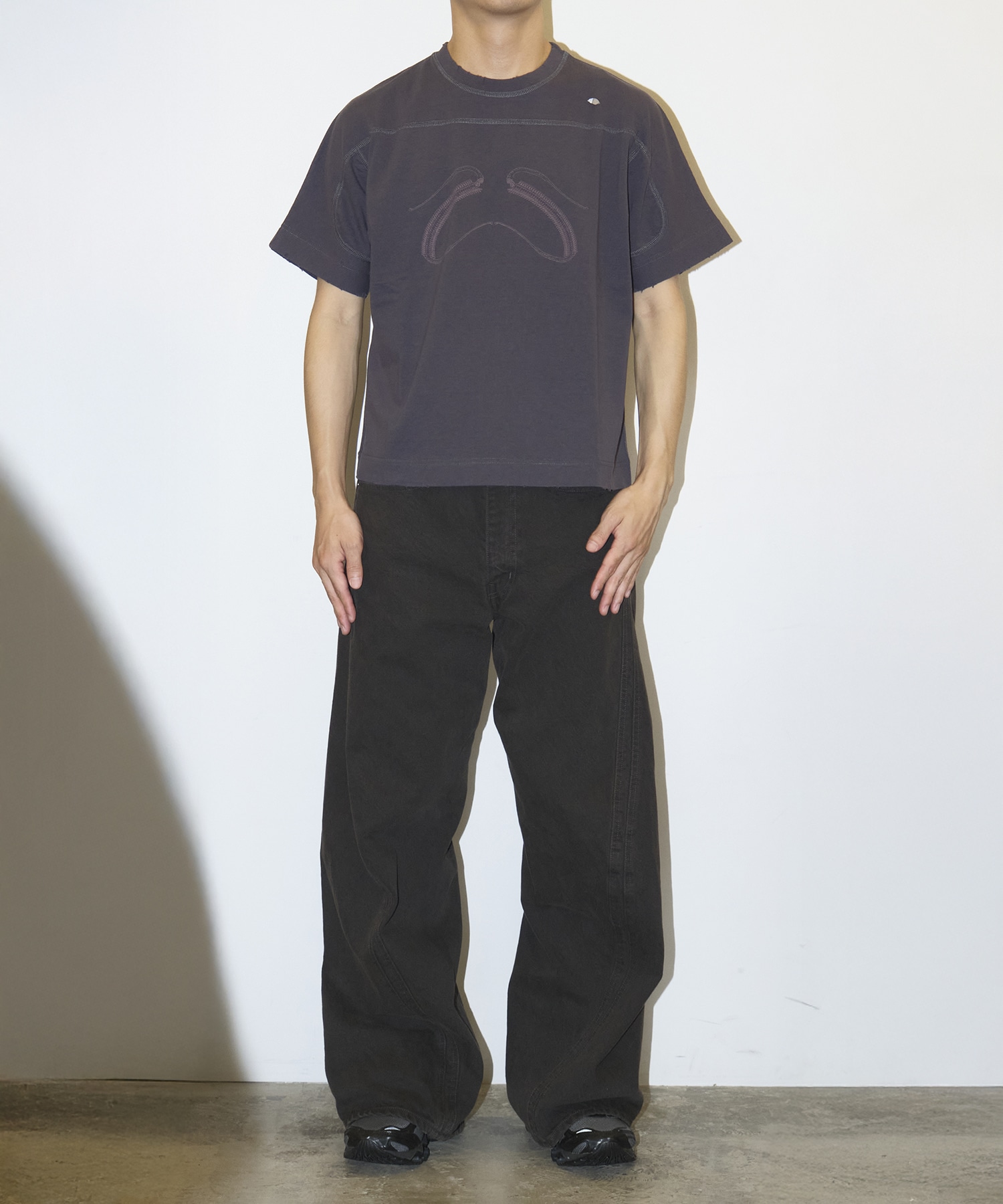25 TEE × jinjinneedle JIAN YE