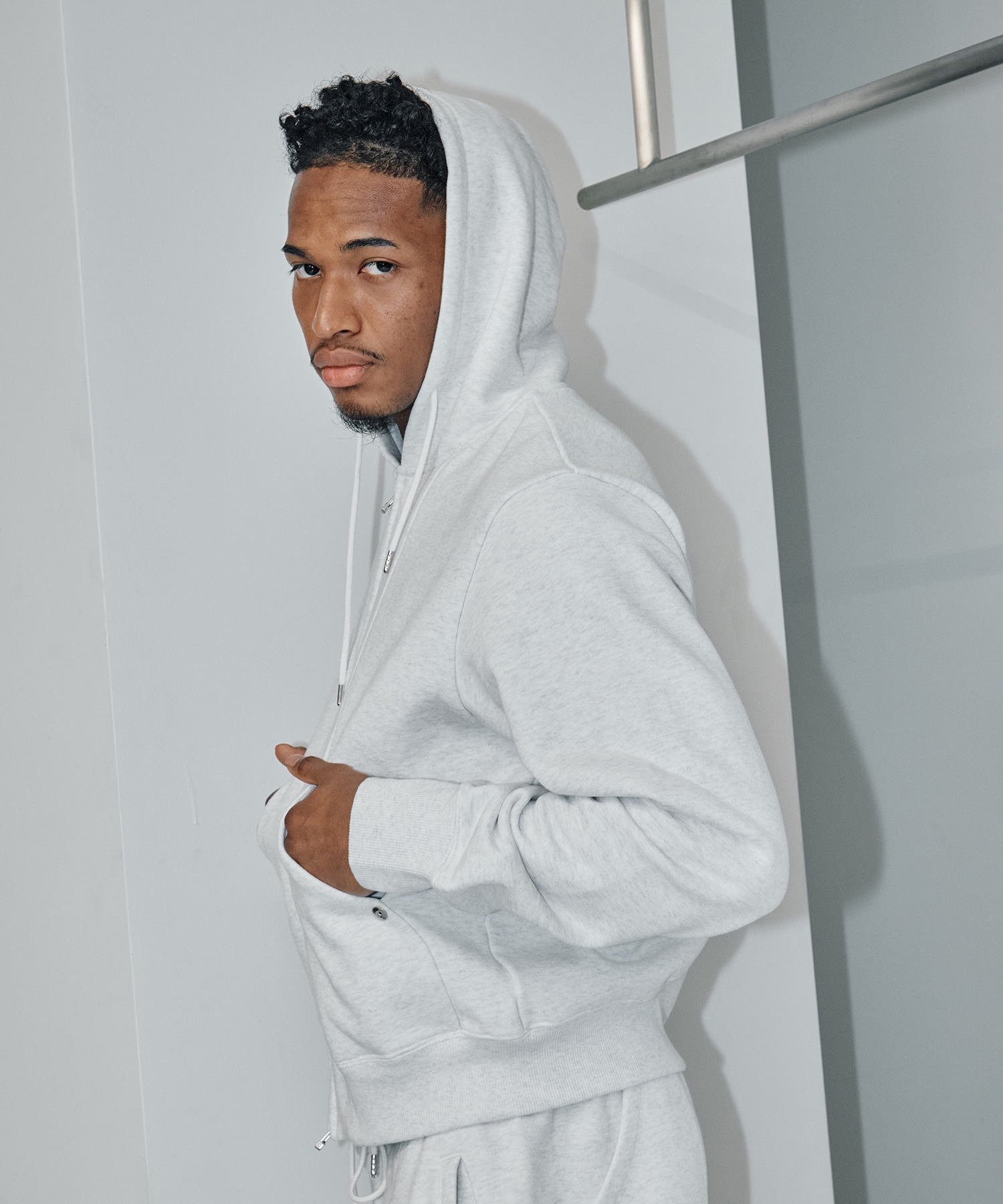 SHORT ZIP HOODIE CONZ