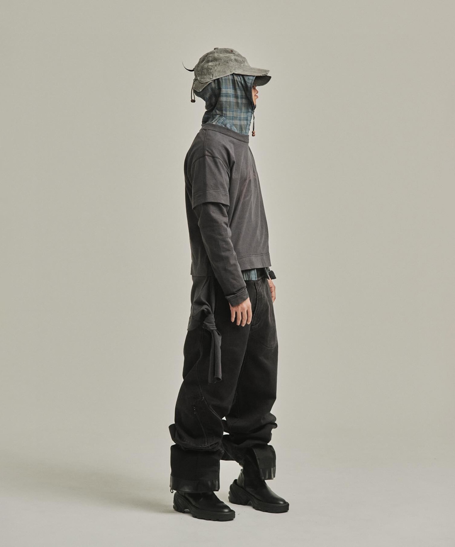 鬼 HOODIE JIAN YE