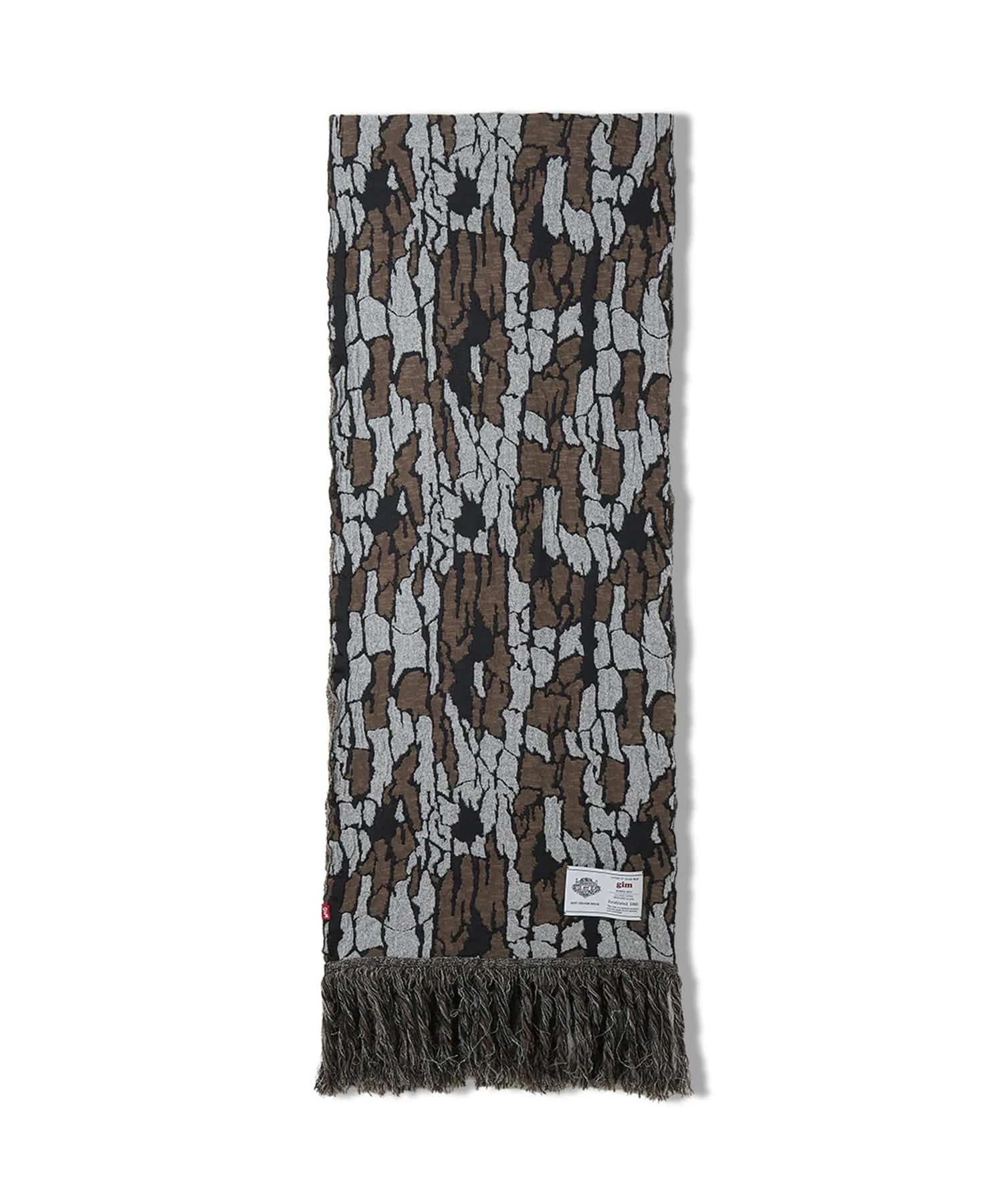 Trebark Camo knit Scarf gim context