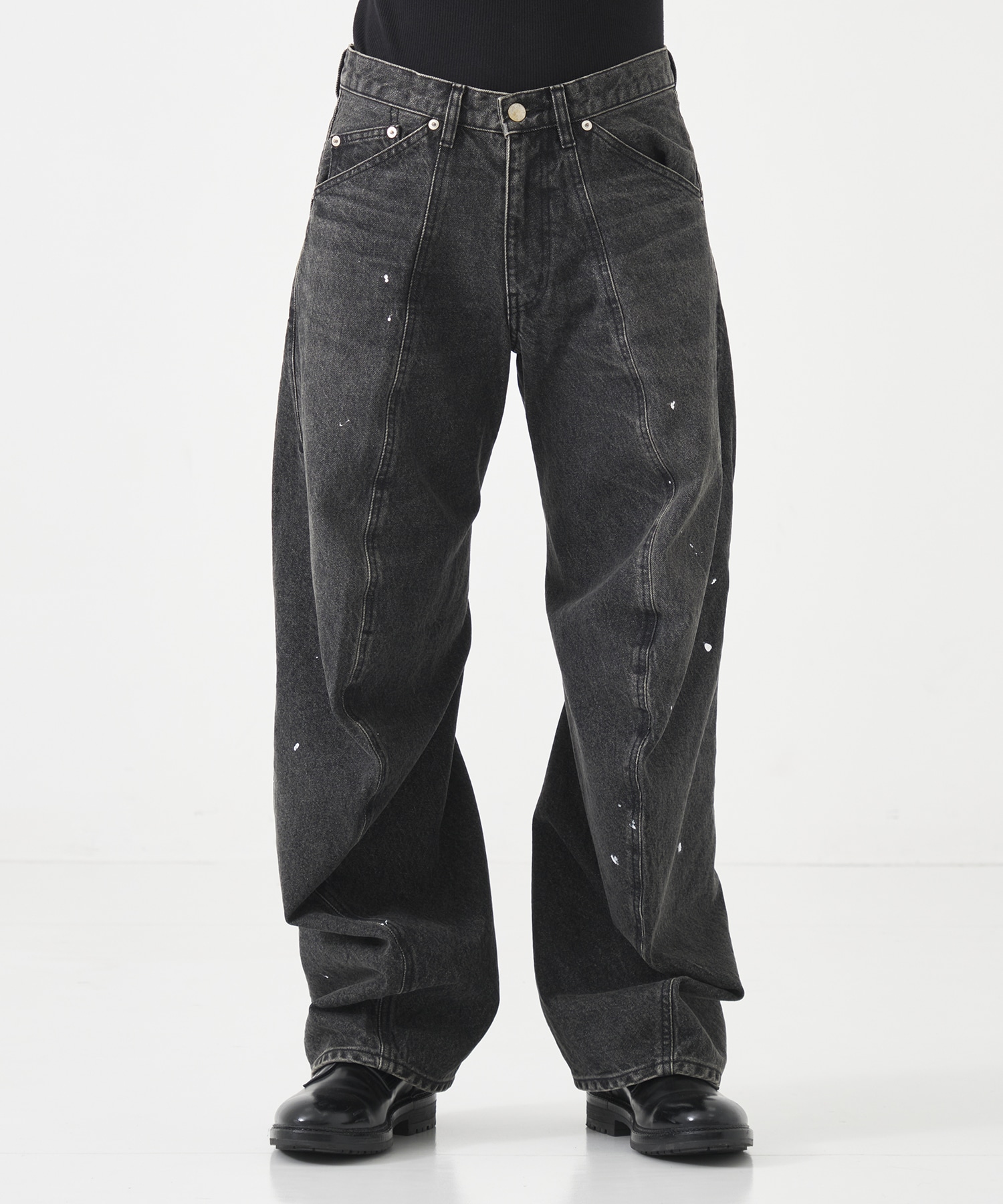 別注 TWISTED CURVED LEG JEANS NVRFRGT