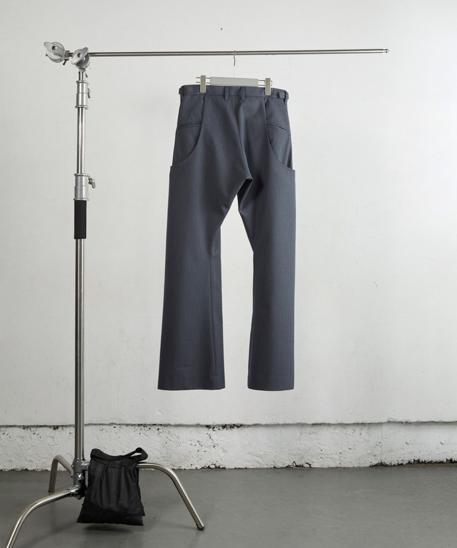 CURVED LEG UTILITY TROUSERS NVRFRGT
