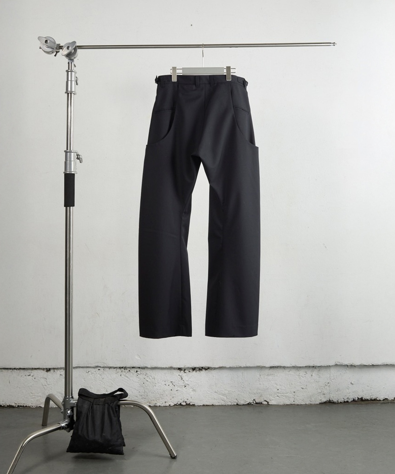 CURVED LEG UTILITY TROUSERS NVRFRGT