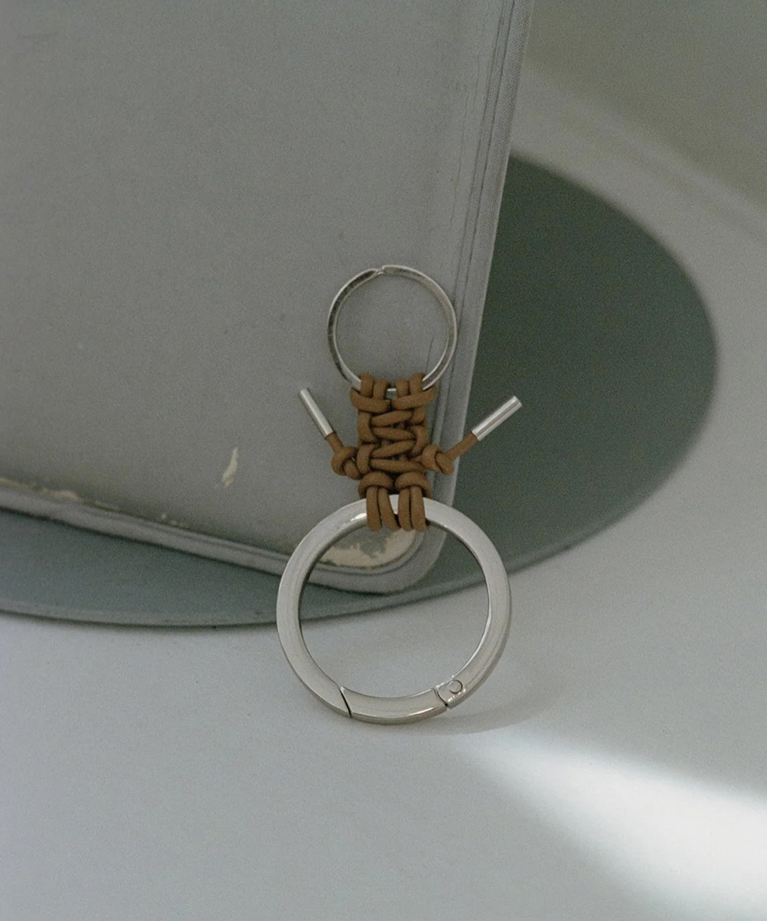 CRISTY KNOTMAN RING / RAPTO JP(FREE TAUPE): ITTI: MENS｜CONZ