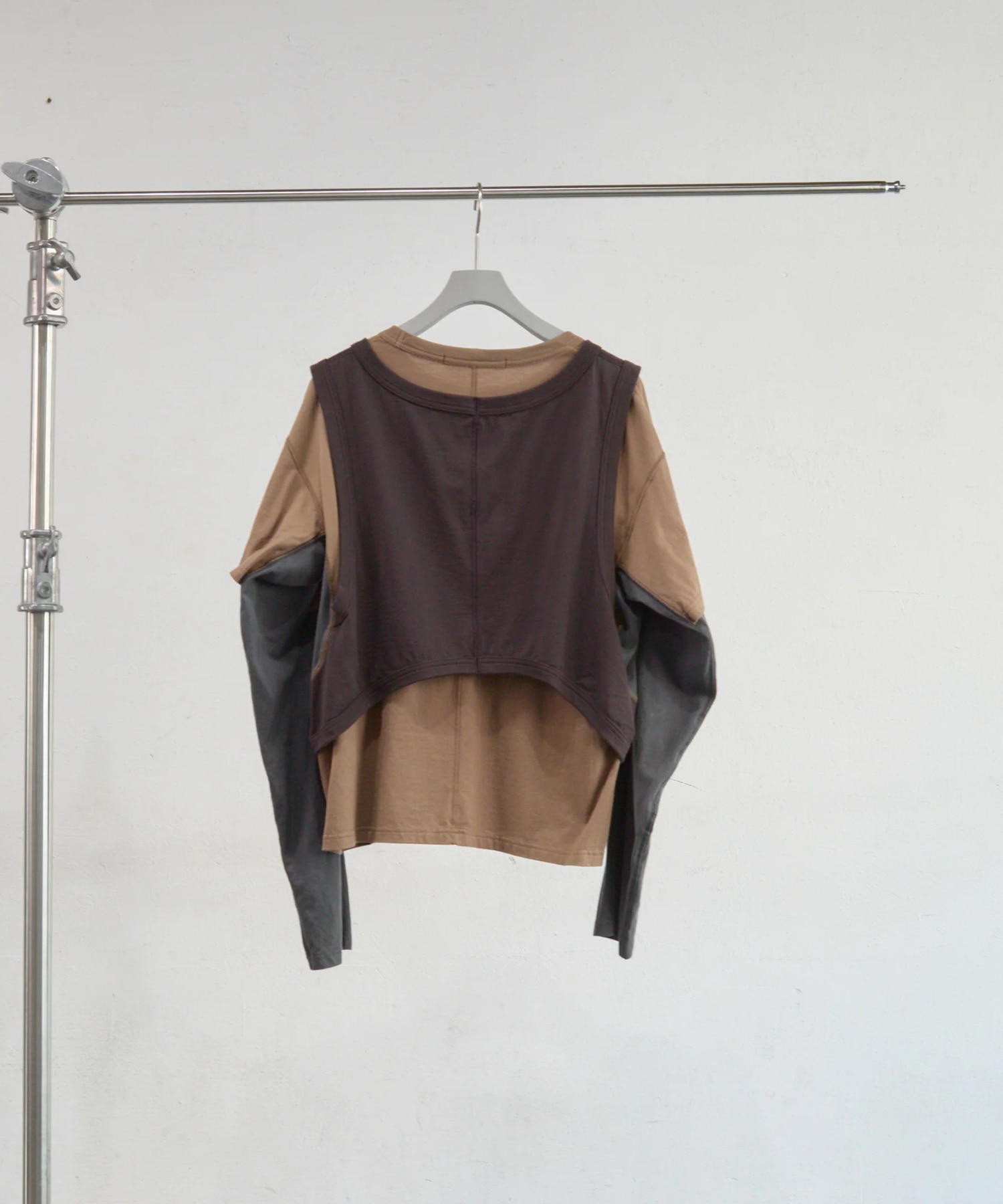 PANELLED MULTI LAYERD T-SHIRT NVRFRGT