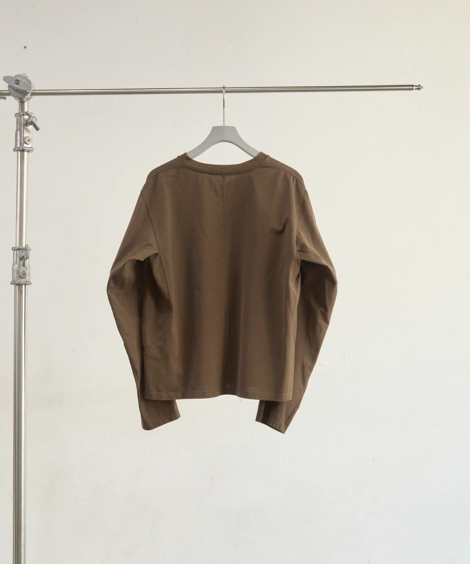 PANELLED V-NECK LONG SLEEVE T-SHIRT NVRFRGT