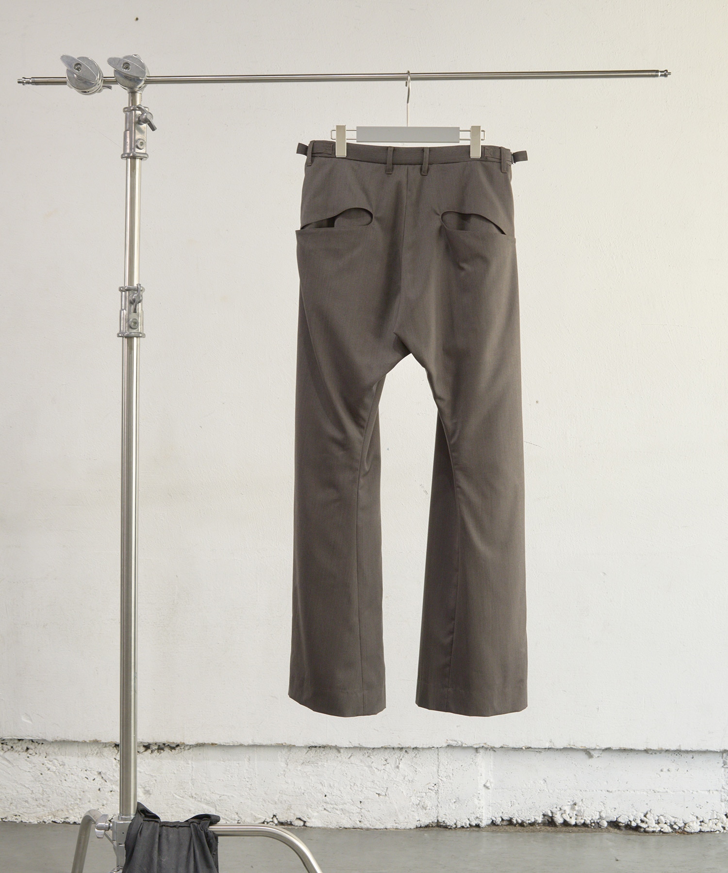 2TUCKED CURVED LEG TROUSERS NVRFRGT