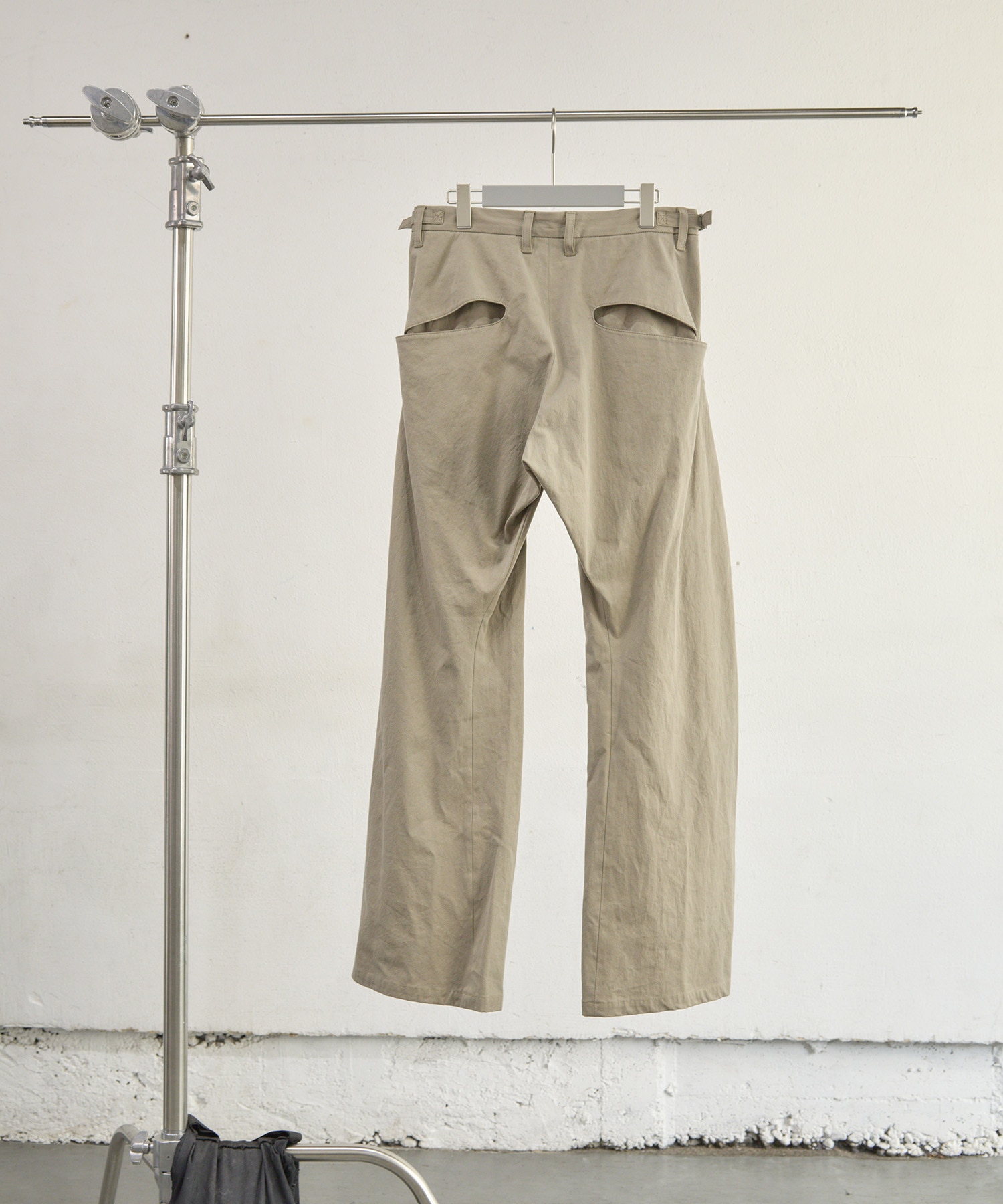 2TUCKED CURVED LEG TROUSERS NVRFRGT