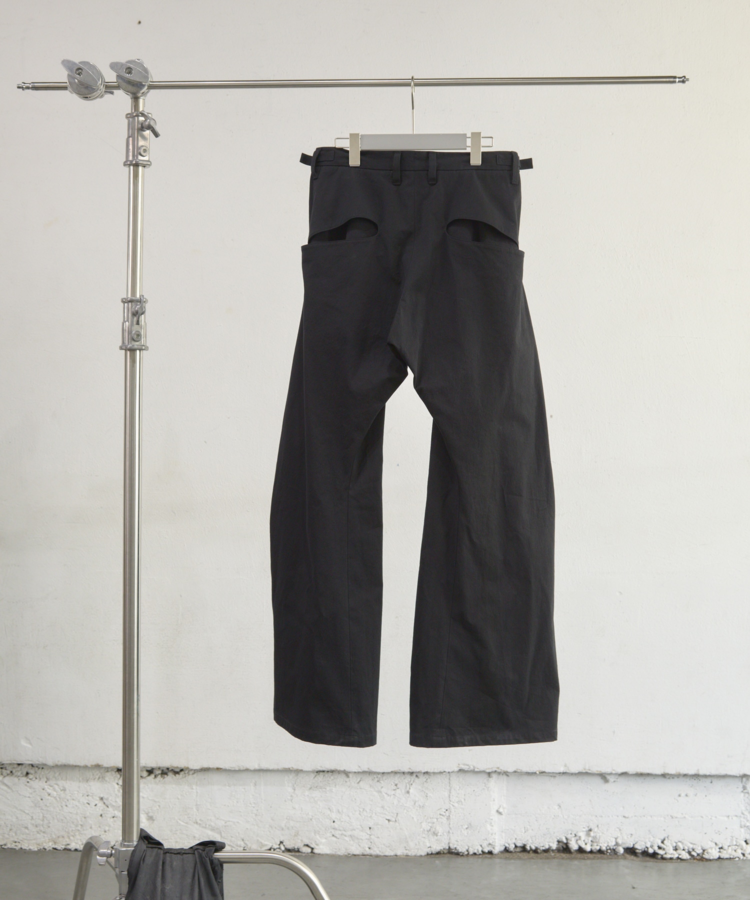 2TUCKED CURVED LEG TROUSERS NVRFRGT