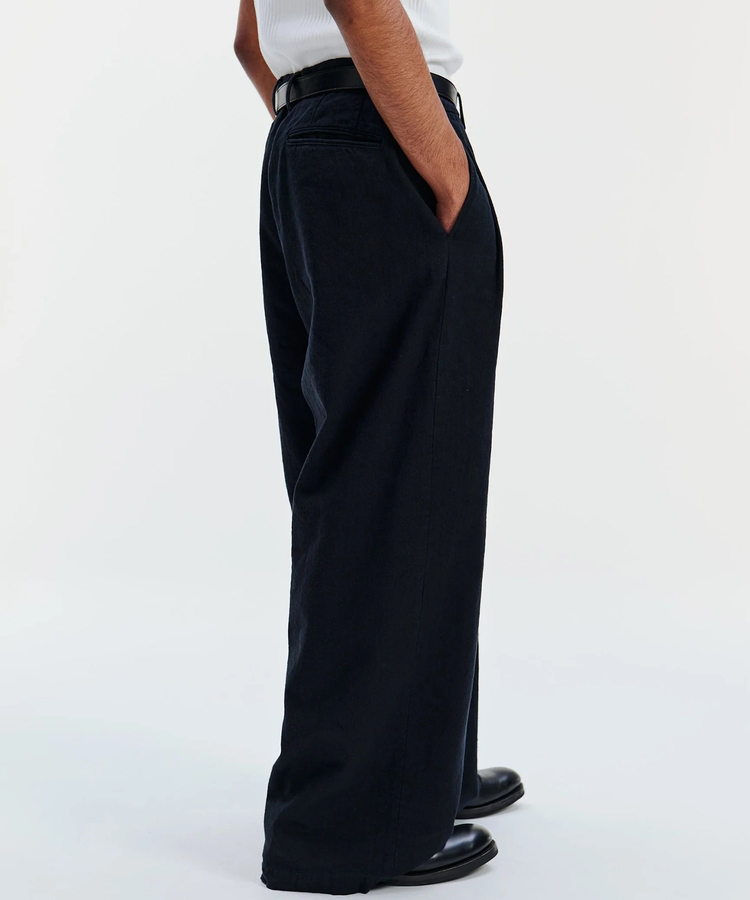 C/Li Canvas 2 Tuck Trousers COOTIE PRODUCTIONS