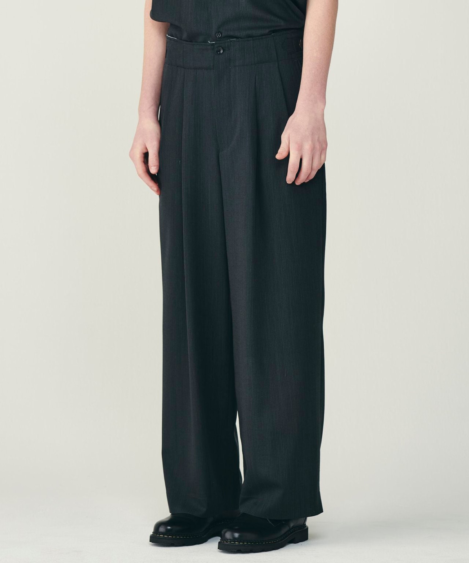 TWO TUCK MILITARY TROUSERS MARKAWARE/marka