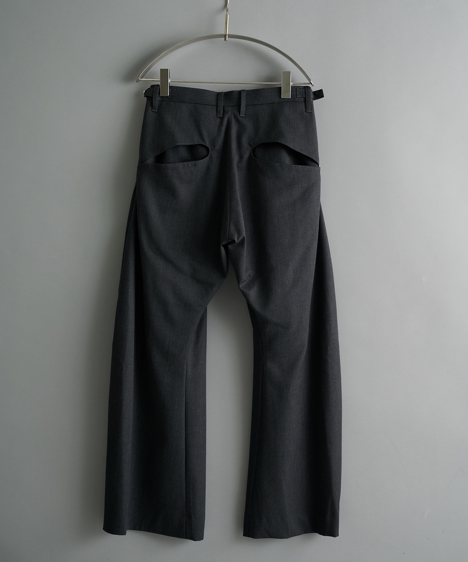別注 2TUCKED CURVED LEG TROUSERS NVRFRGT