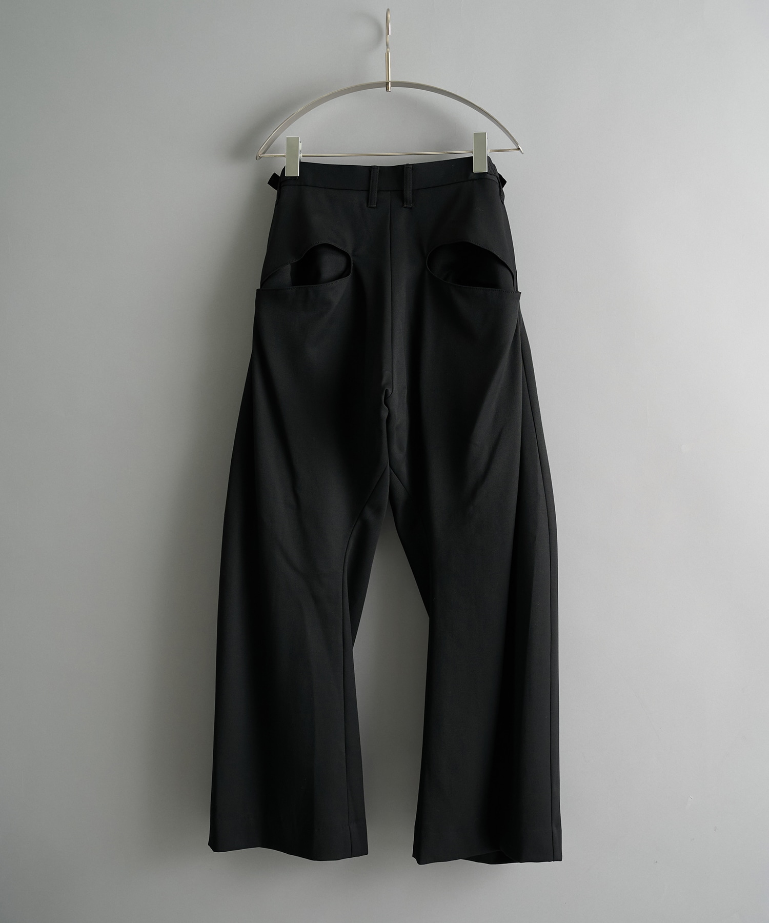 別注 2TUCKED CURVED LEG TROUSERS NVRFRGT