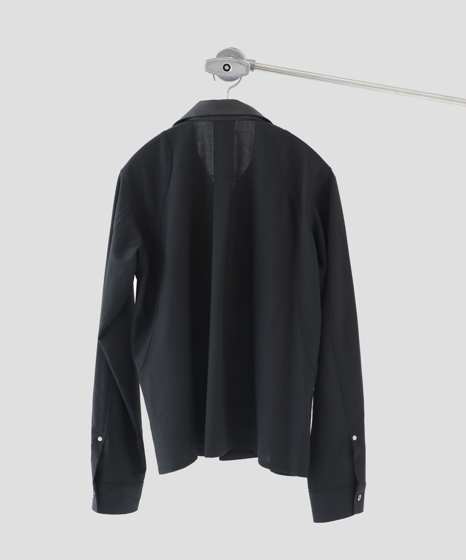 leather color panel sleeve shrit CONZ