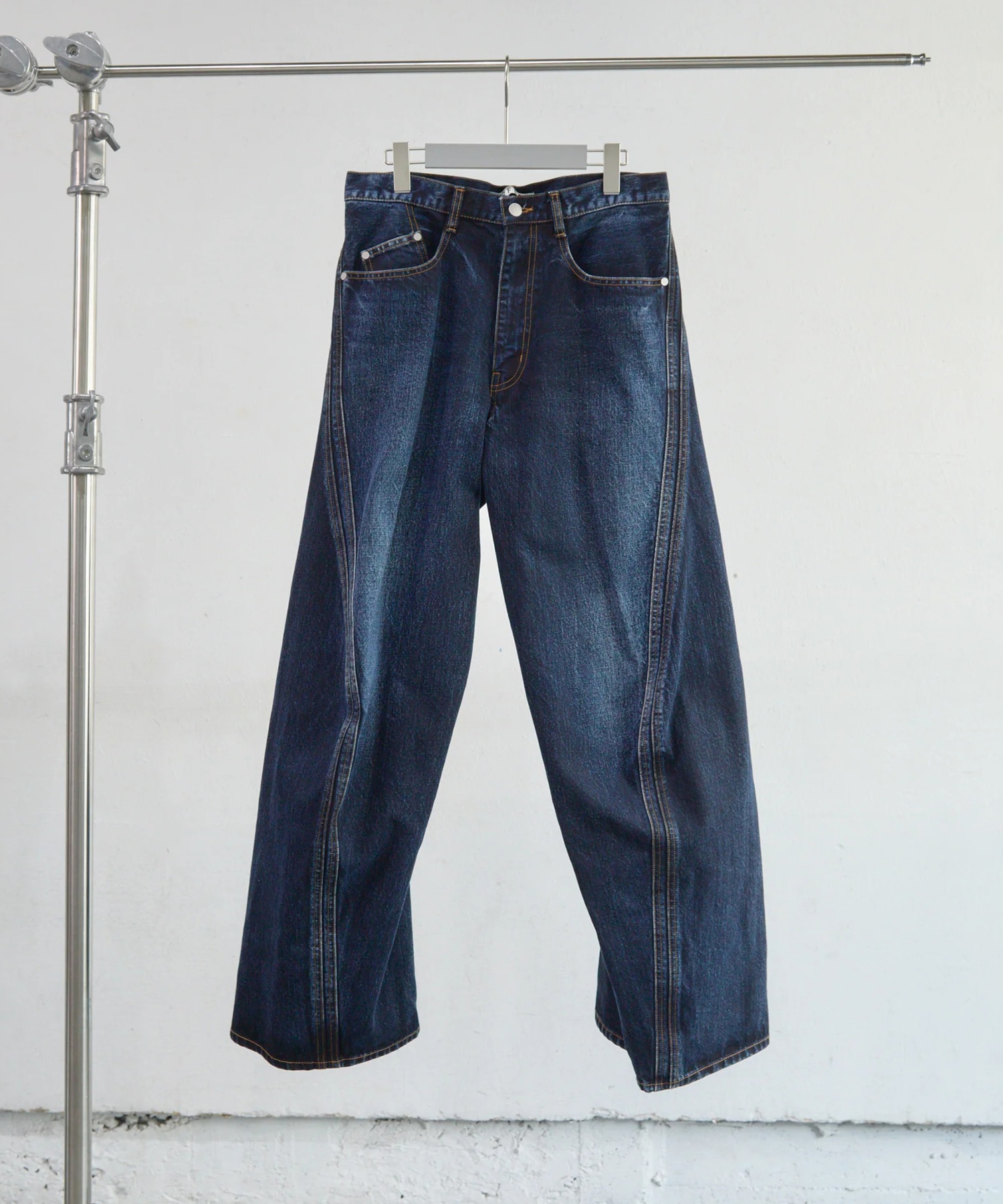 3D TWISTED WIDE LEG JEANS 
