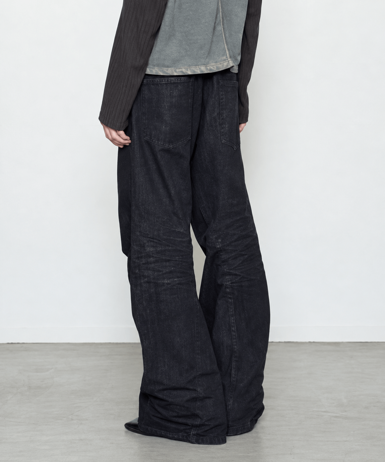 3D TWISTED WIDE LEG JEANS NVRFRGT