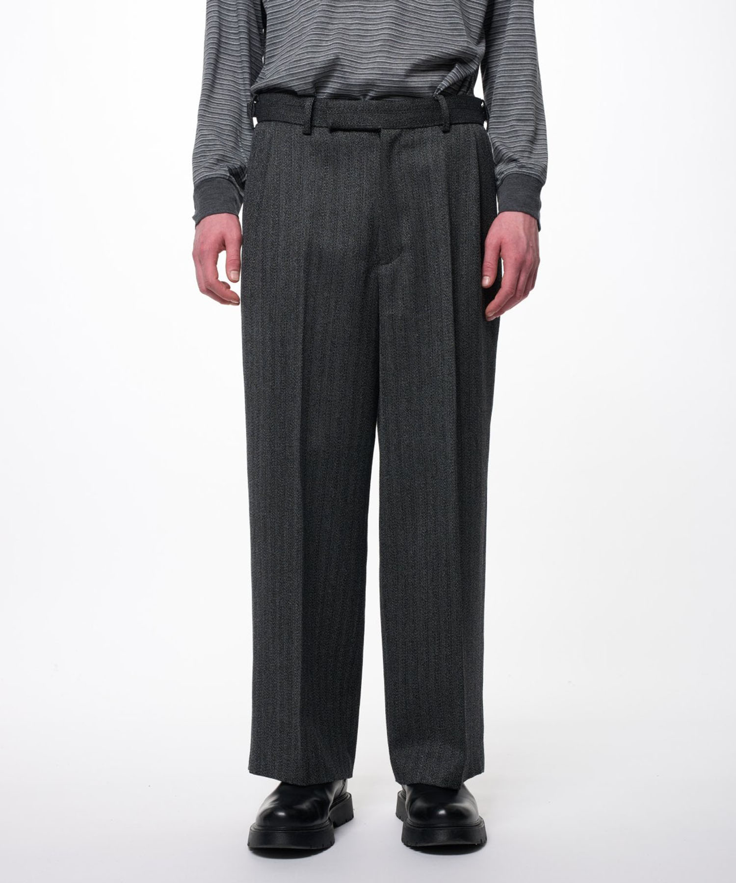 SINGLE PLEAT WIDE TROUSERS MARKAWARE/marka