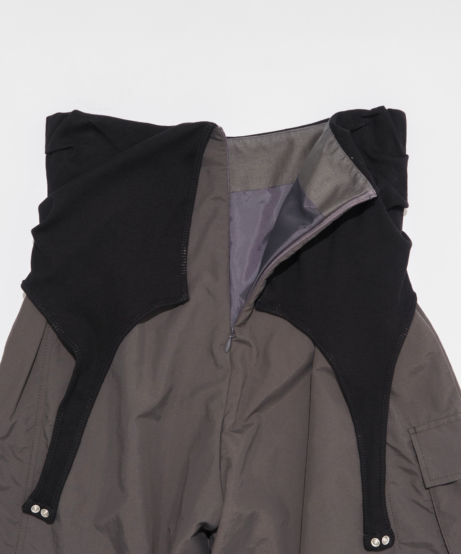 LAYERED PARACHUTE PANTS CONZ
