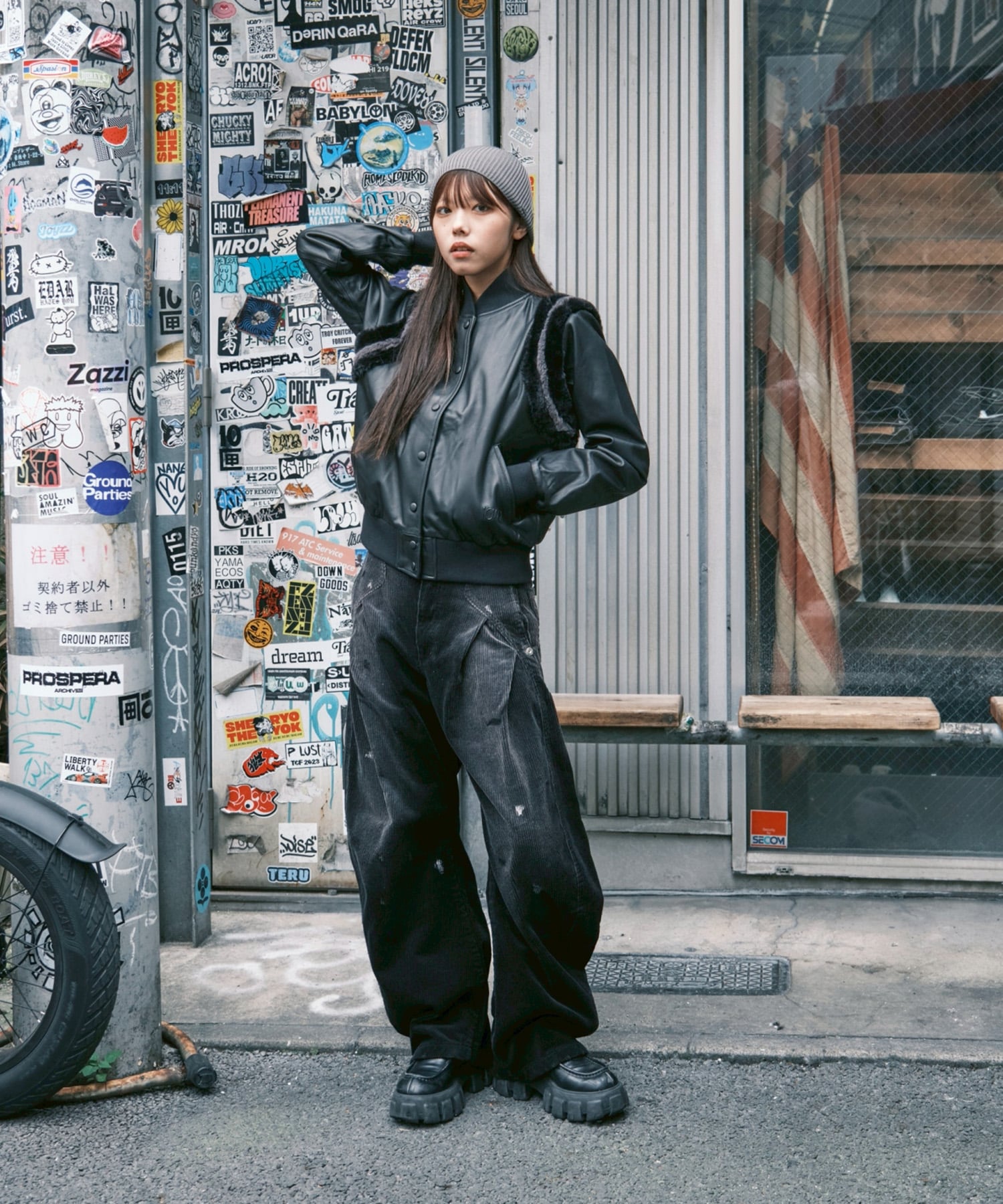 CORDUROY BLAST PAINT CURVED LEG PANTS CONZ