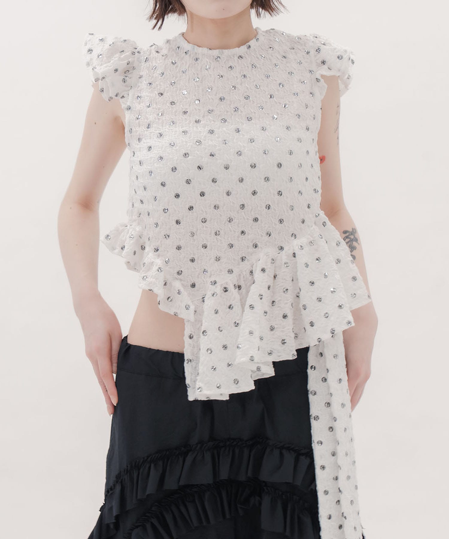 Polka dot print frilled tops naokitomizuka