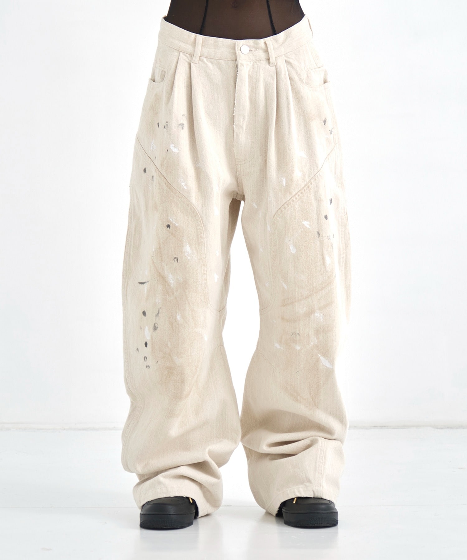 paint curved jeans CONZ