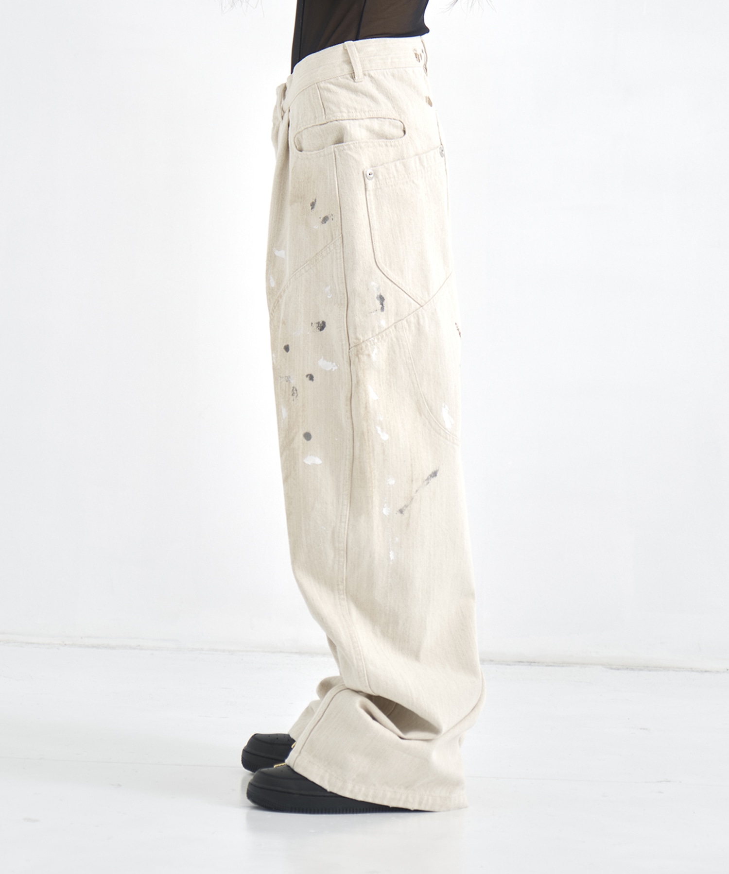 paint curved jeans CONZ