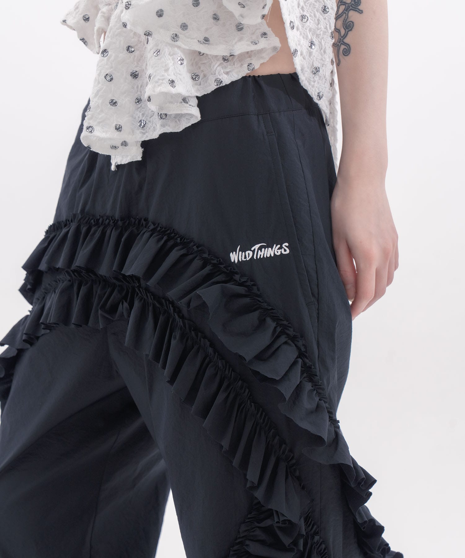 WILD THINGS Frilled pants naokitomizuka