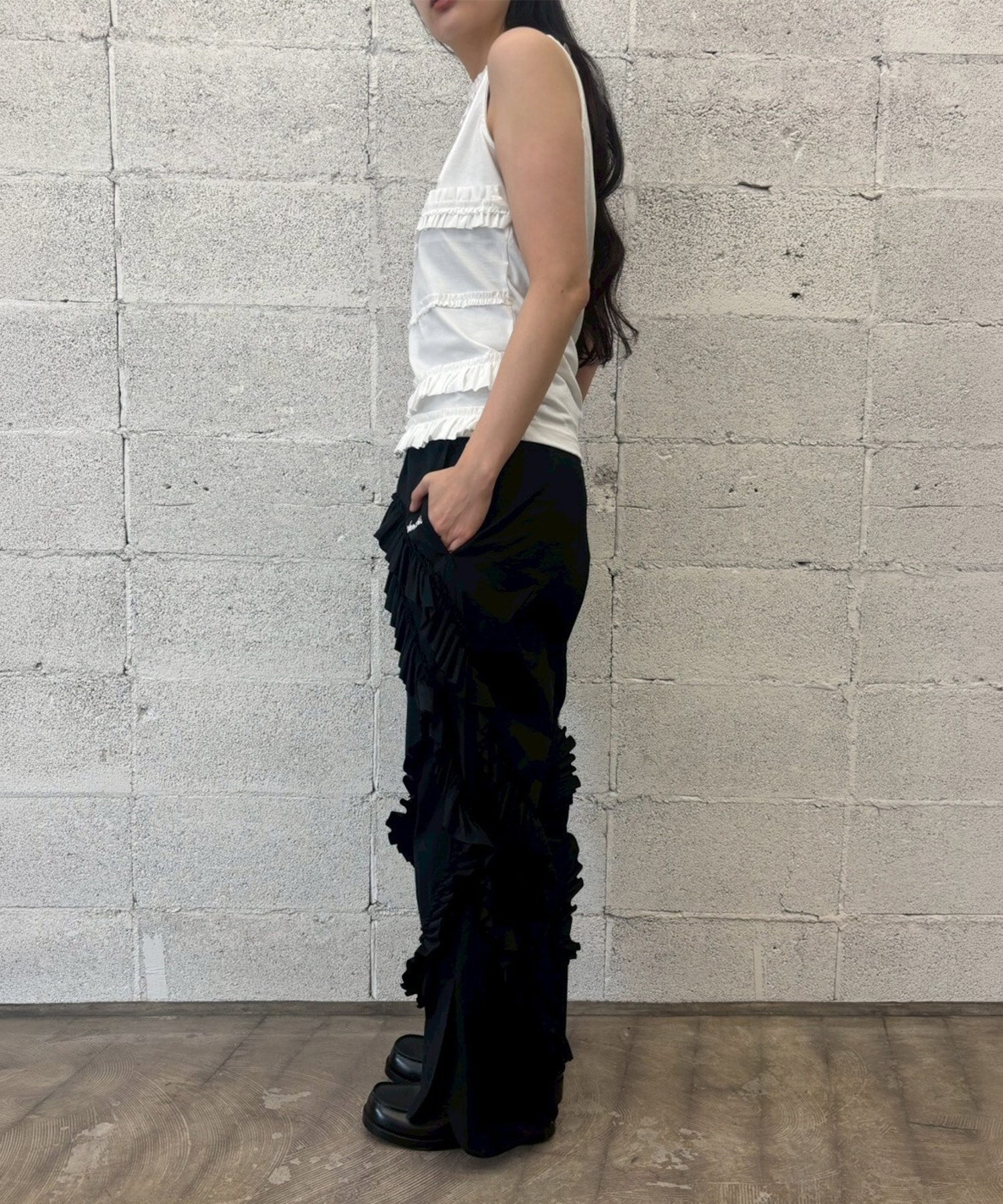 WILD THINGS Frilled pants naokitomizuka