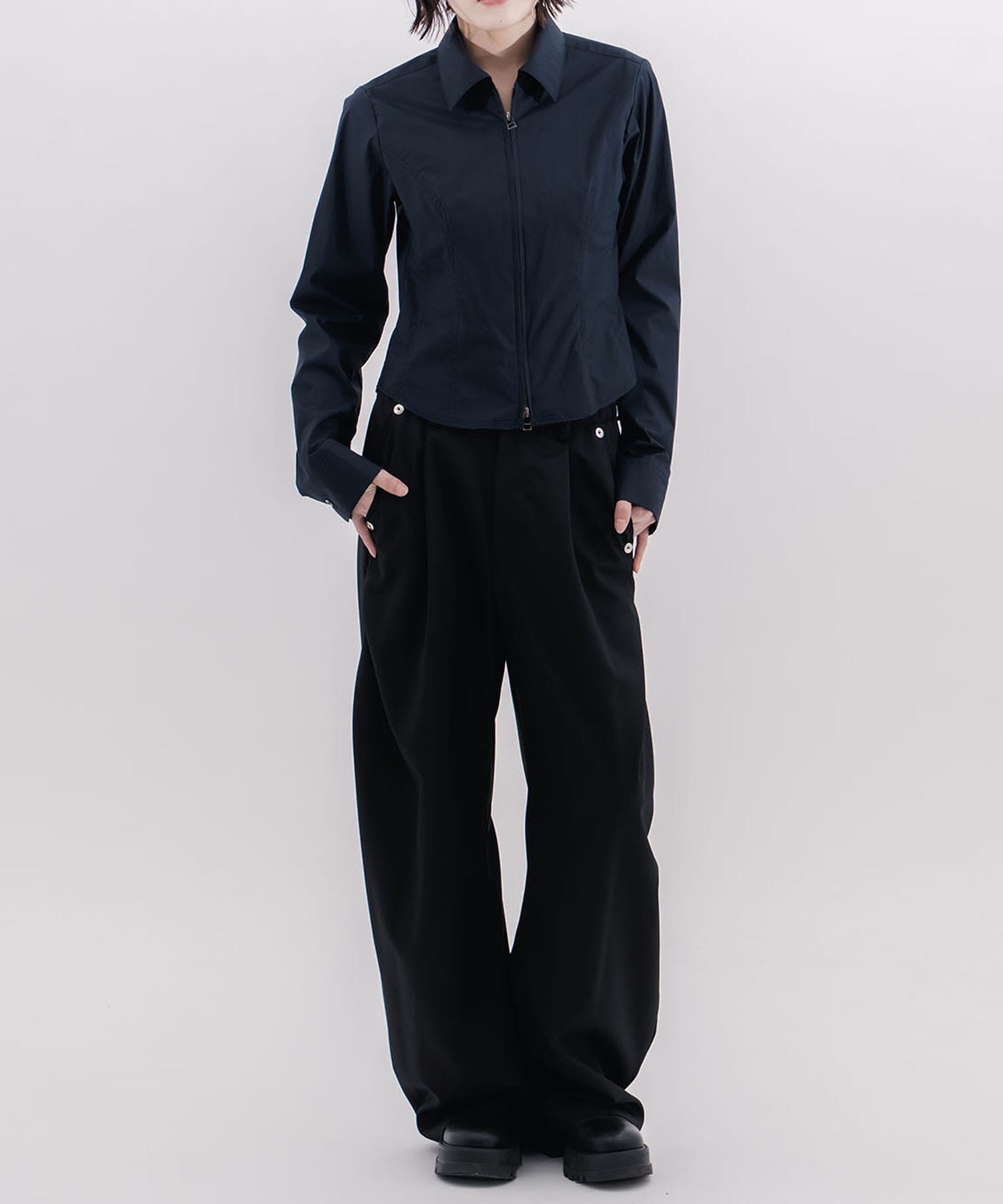 curve leg trousers CONZ