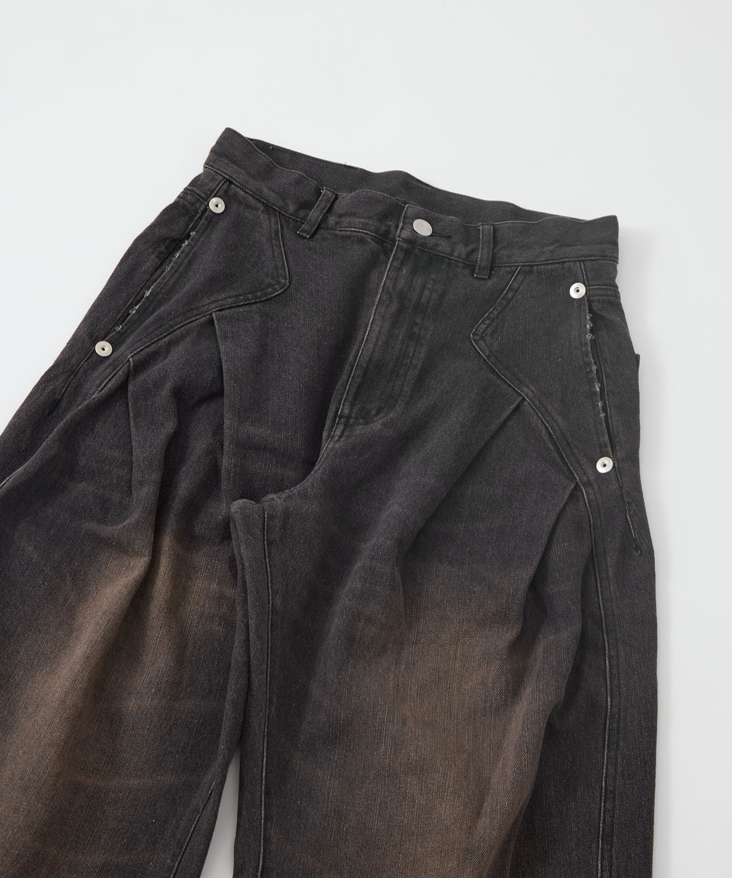 over dye curved denim CONZ