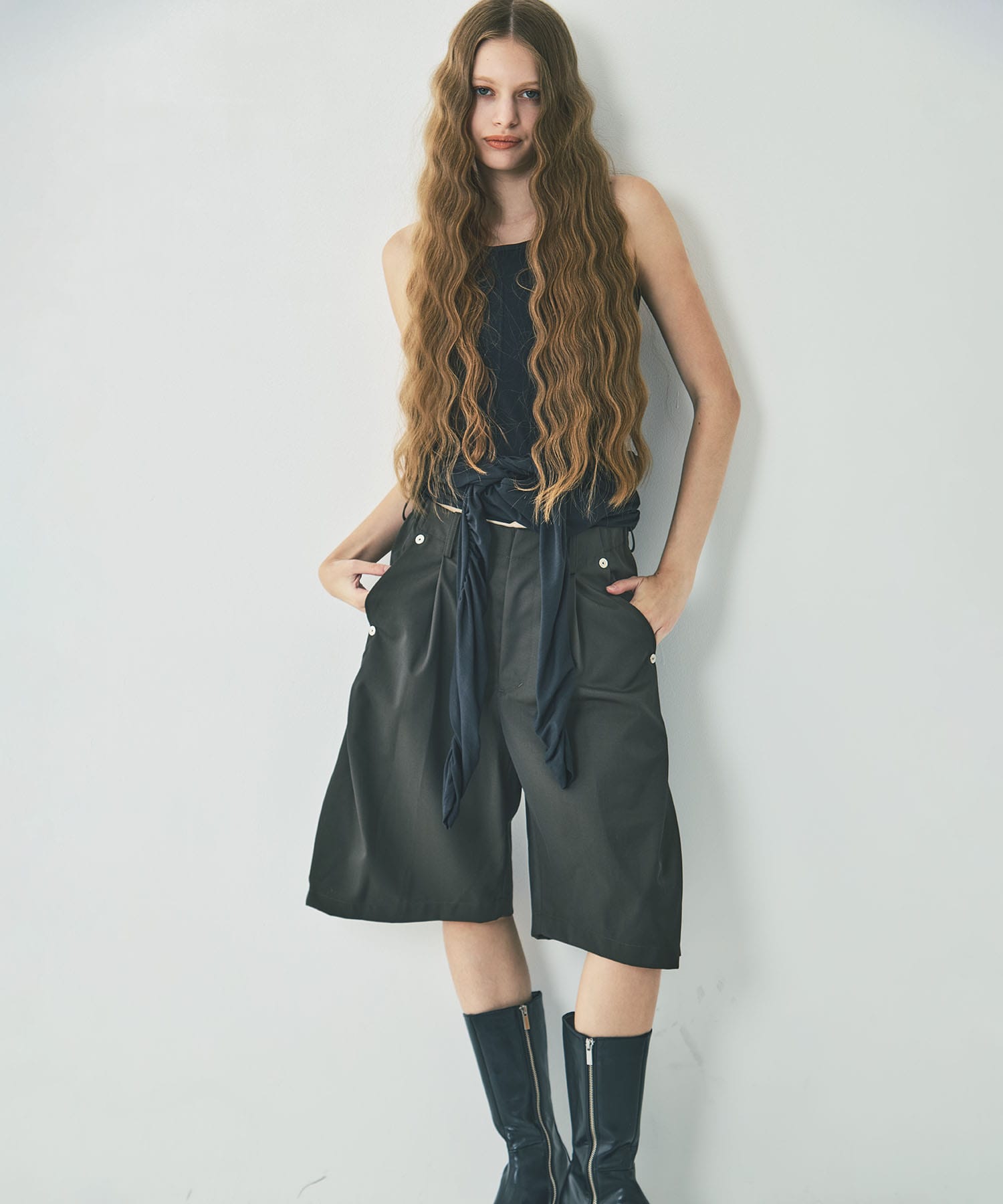 curve leg wide shorts CONZ
