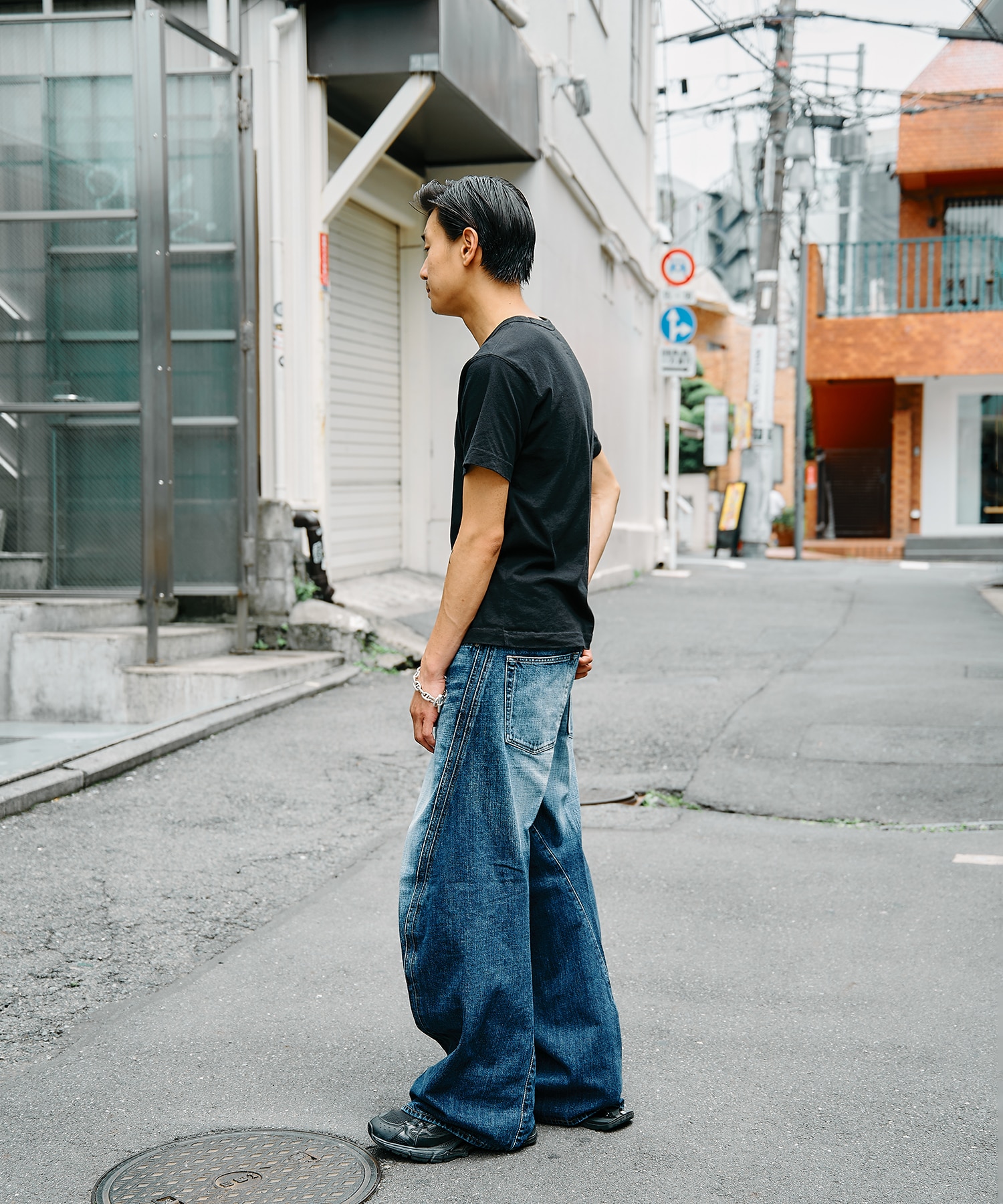 別注 3D TWISTED WIDE LEG FADED JEANS NVRFRGT