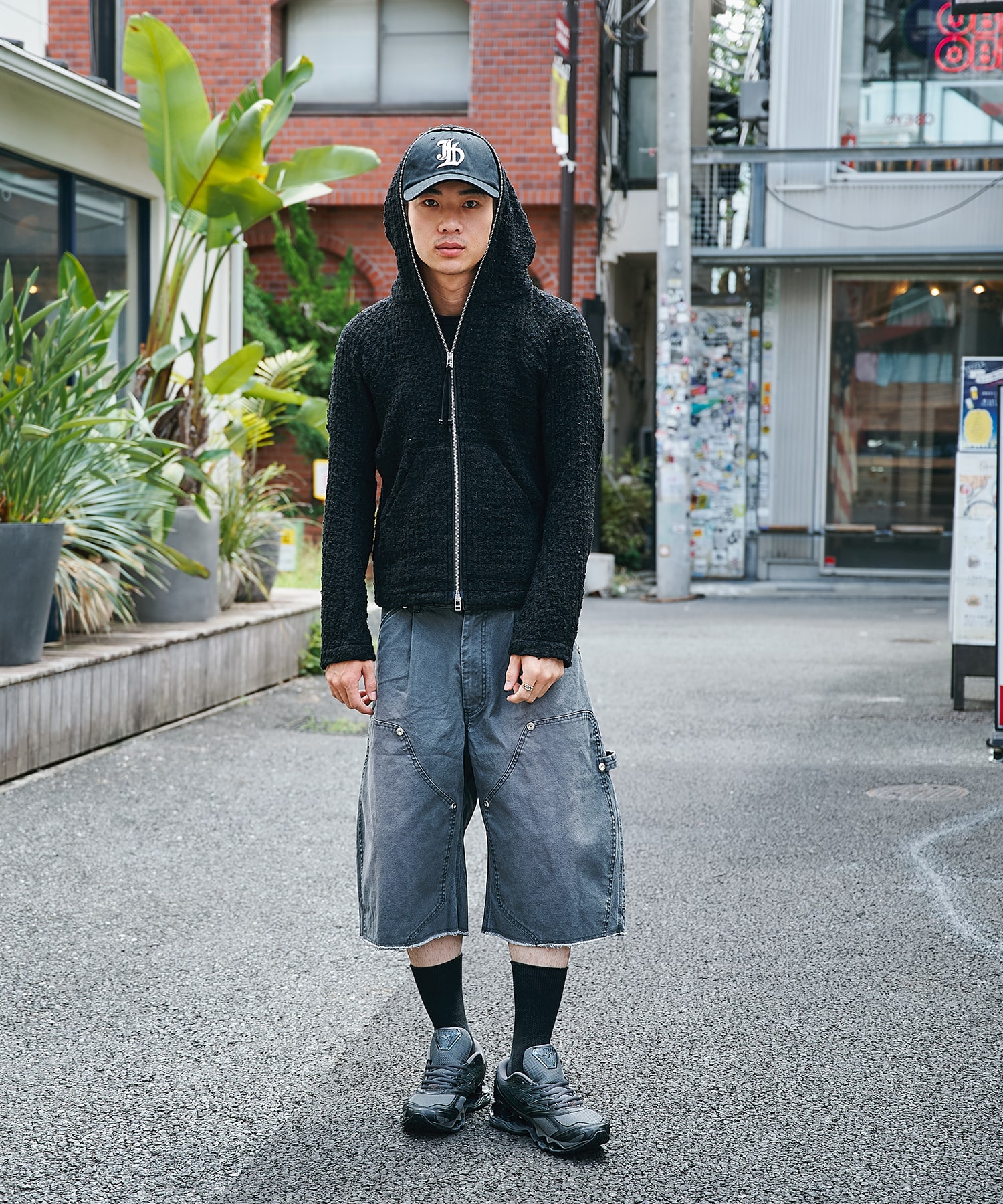 DUCK DOUBLE KNEE CURVED LEG SHORTS CONZ