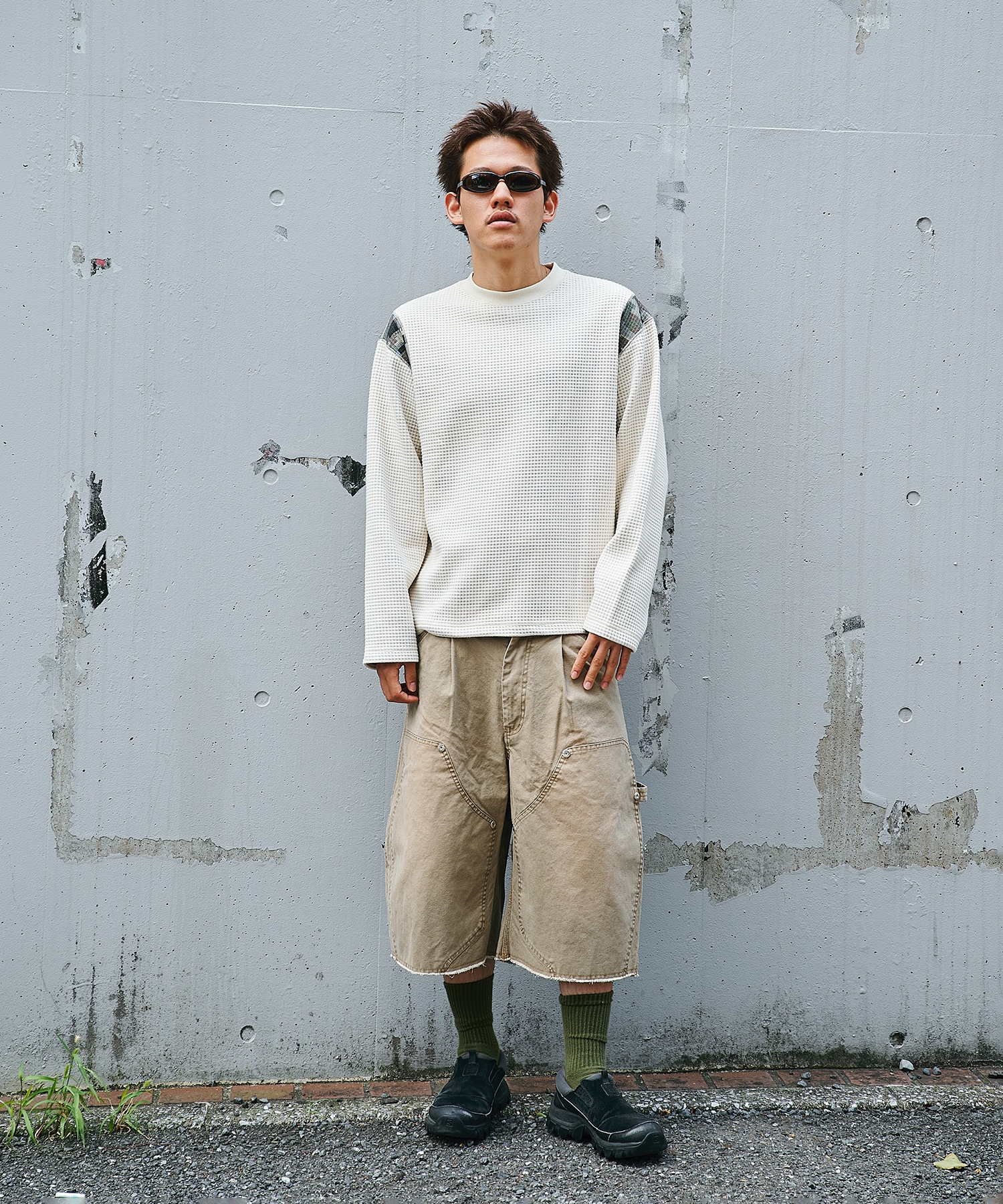DUCK DOUBLE KNEE CURVED LEG SHORTS CONZ