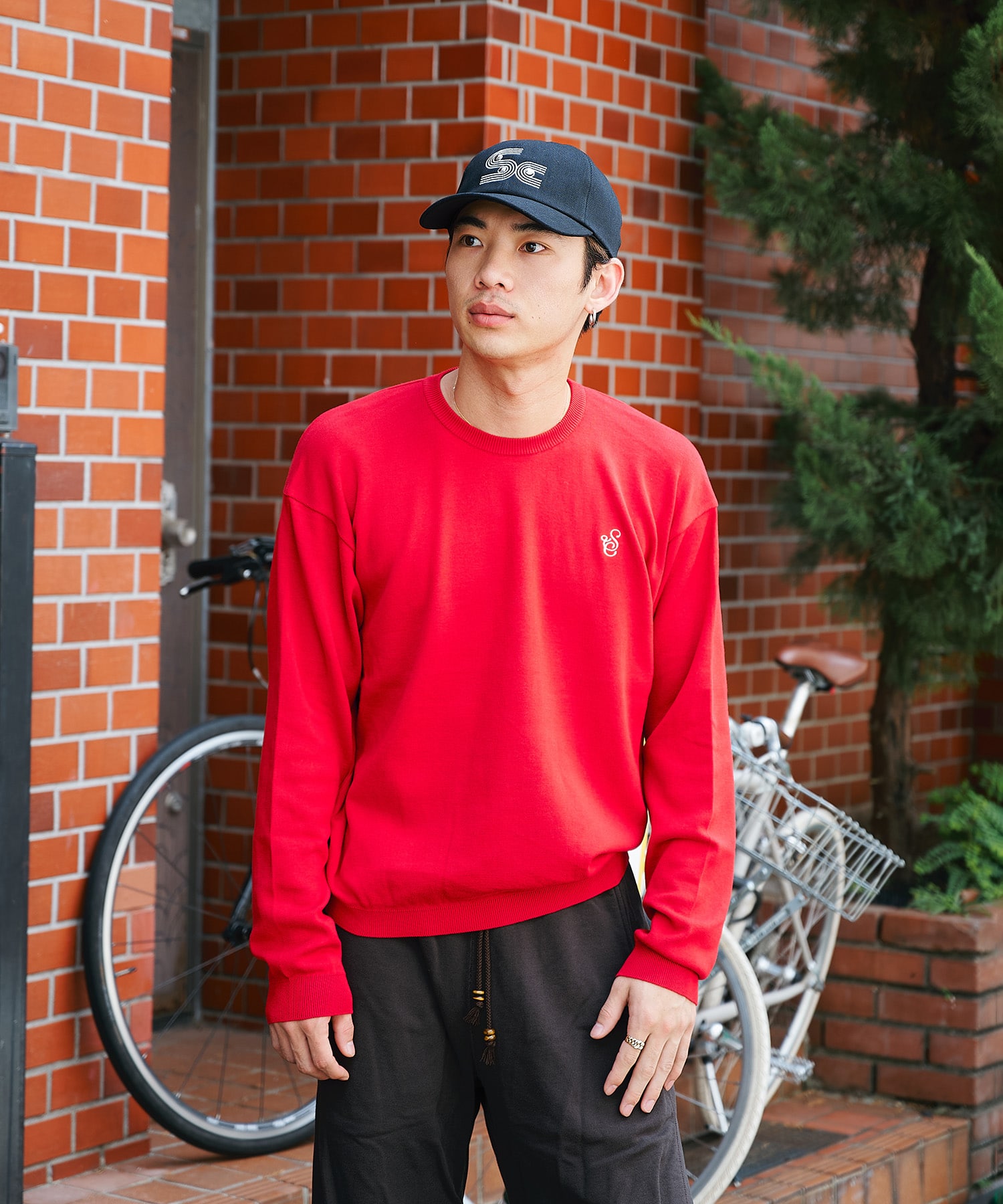 SCRIPT KNIT L/S TEE SimplyComplicated