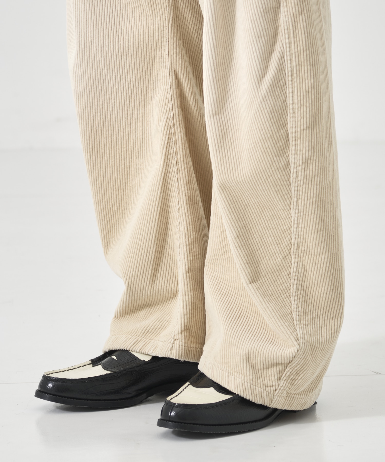 CORDUROY CURVED LEG PANTS CONZ